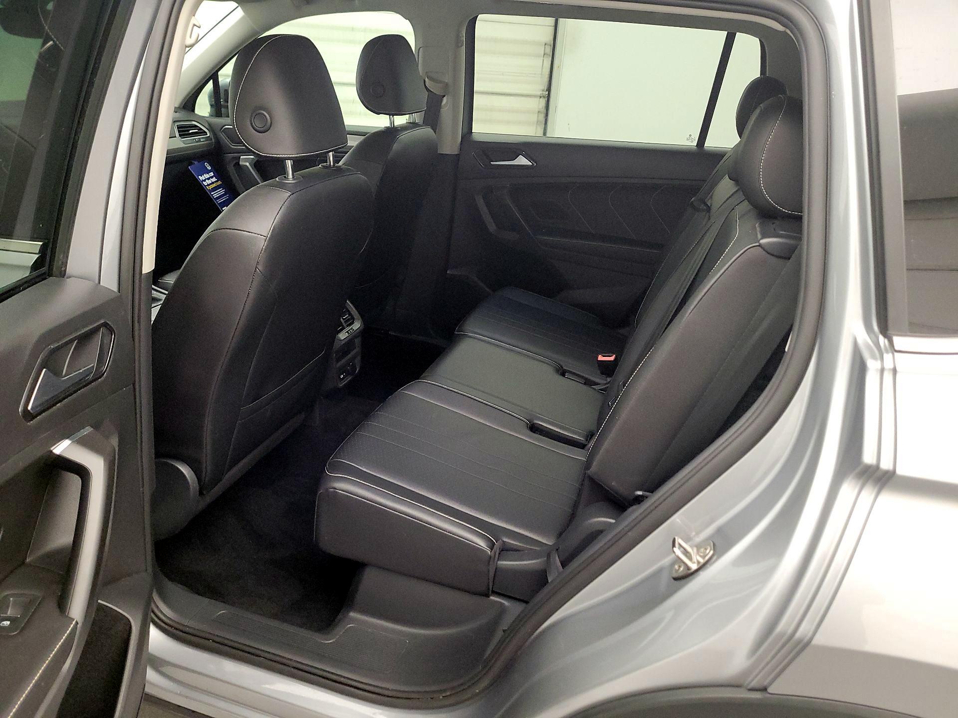 Thumbnail: 2022 Volkswagen Tiguan - 20