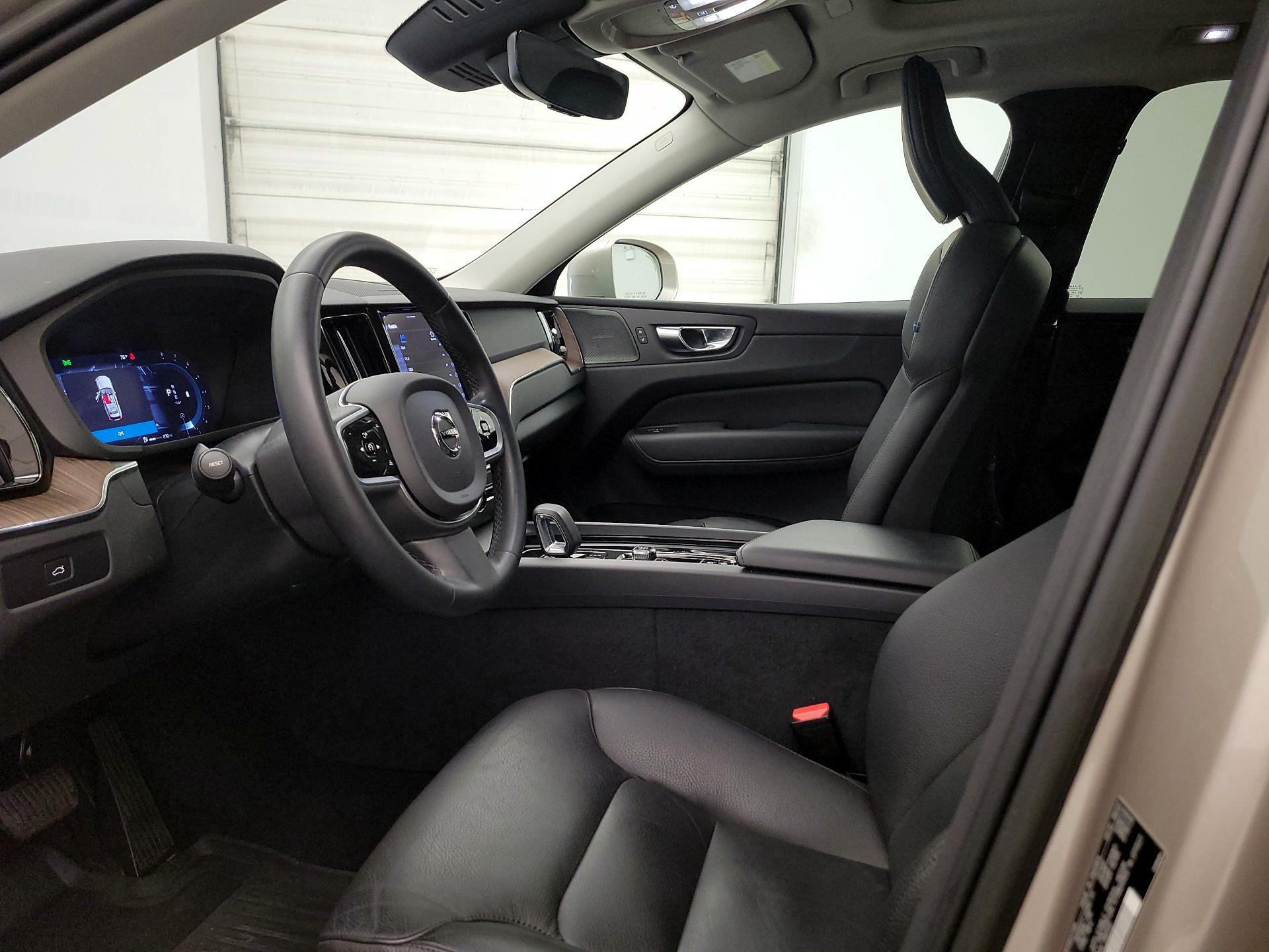 Thumbnail: 2023 Volvo XC60 - 11
