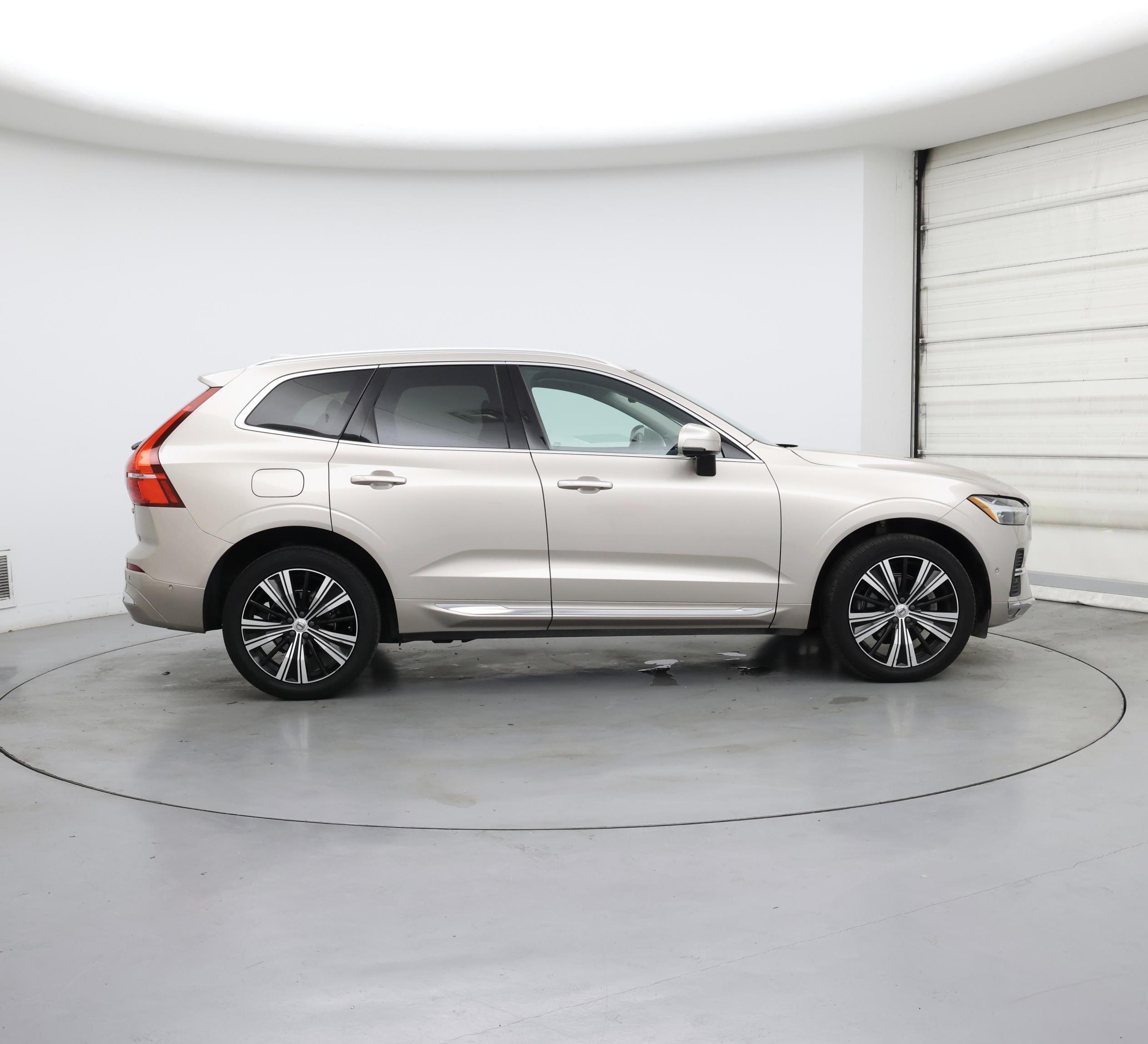 Thumbnail: 2023 Volvo XC60 - 7
