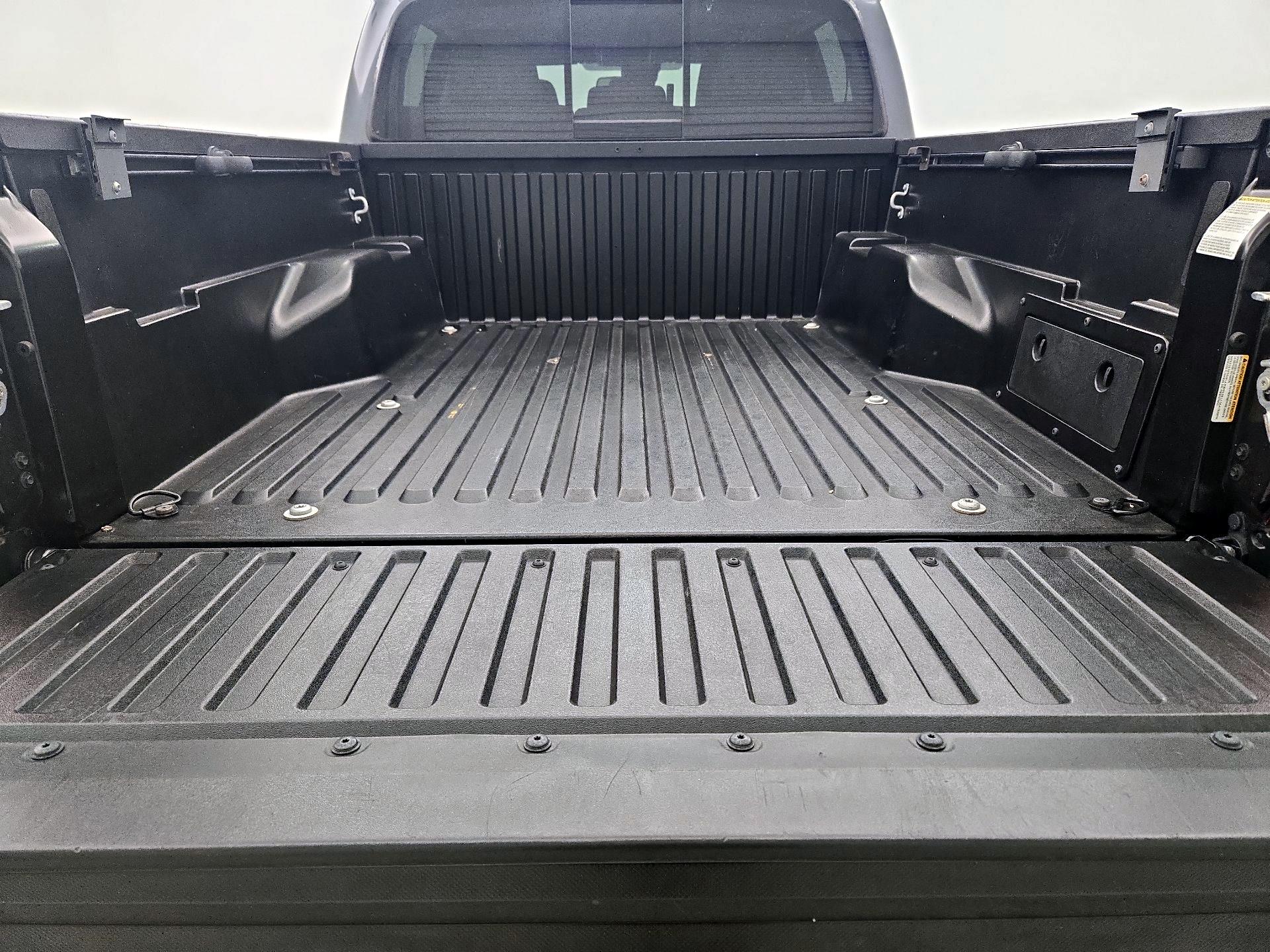 Thumbnail: 2022 Toyota Tacoma - 20