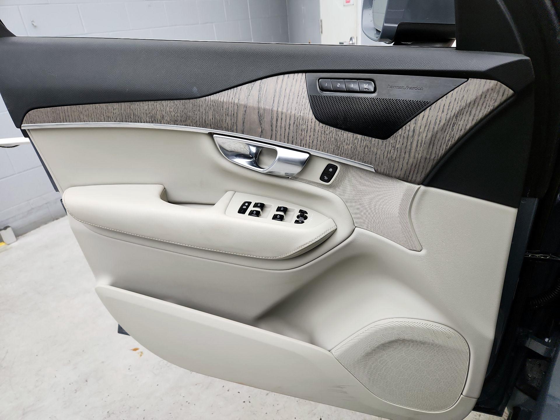 Thumbnail: 2023 Volvo XC90 - 12