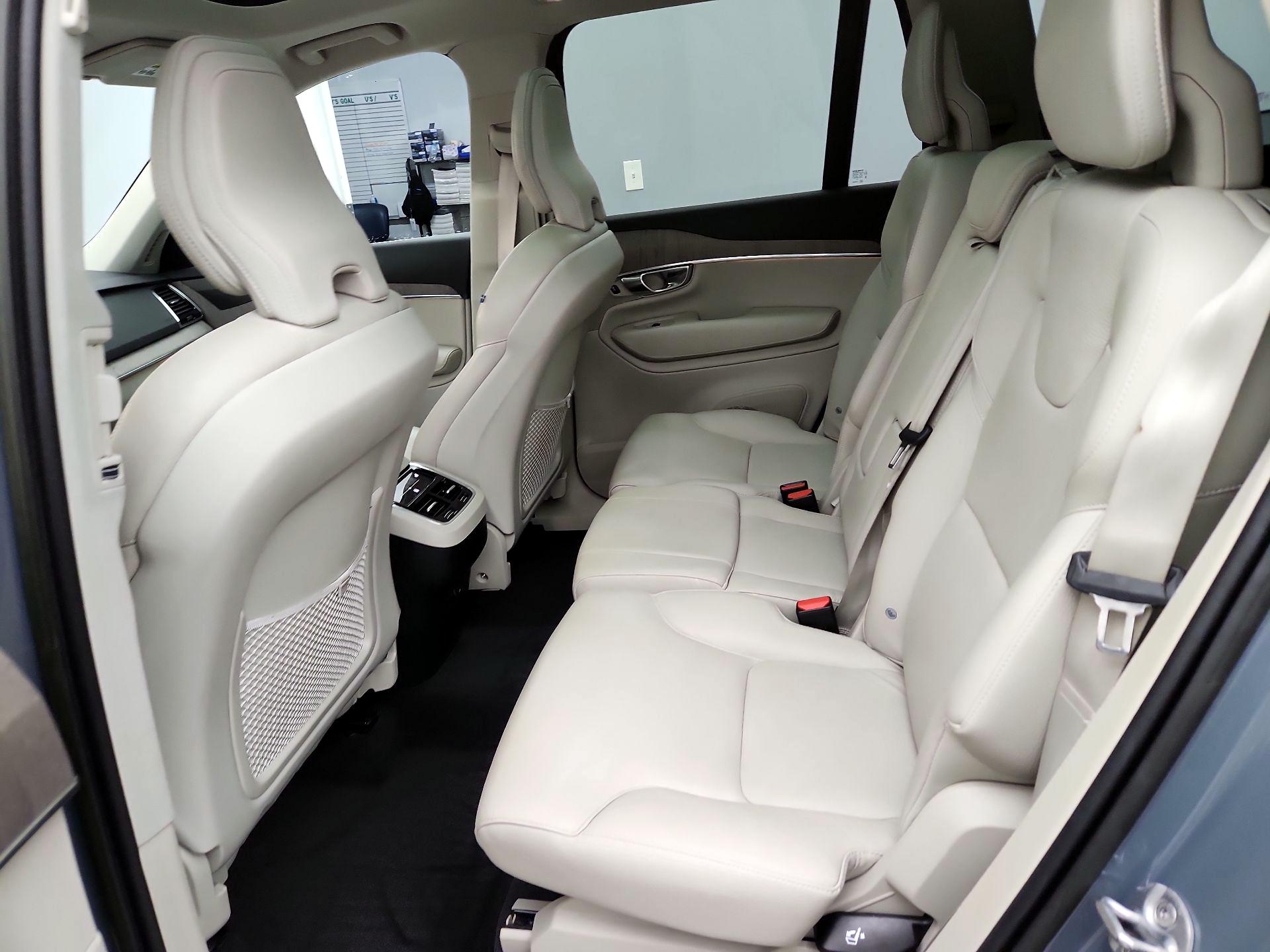 Thumbnail: 2023 Volvo XC90 - 20