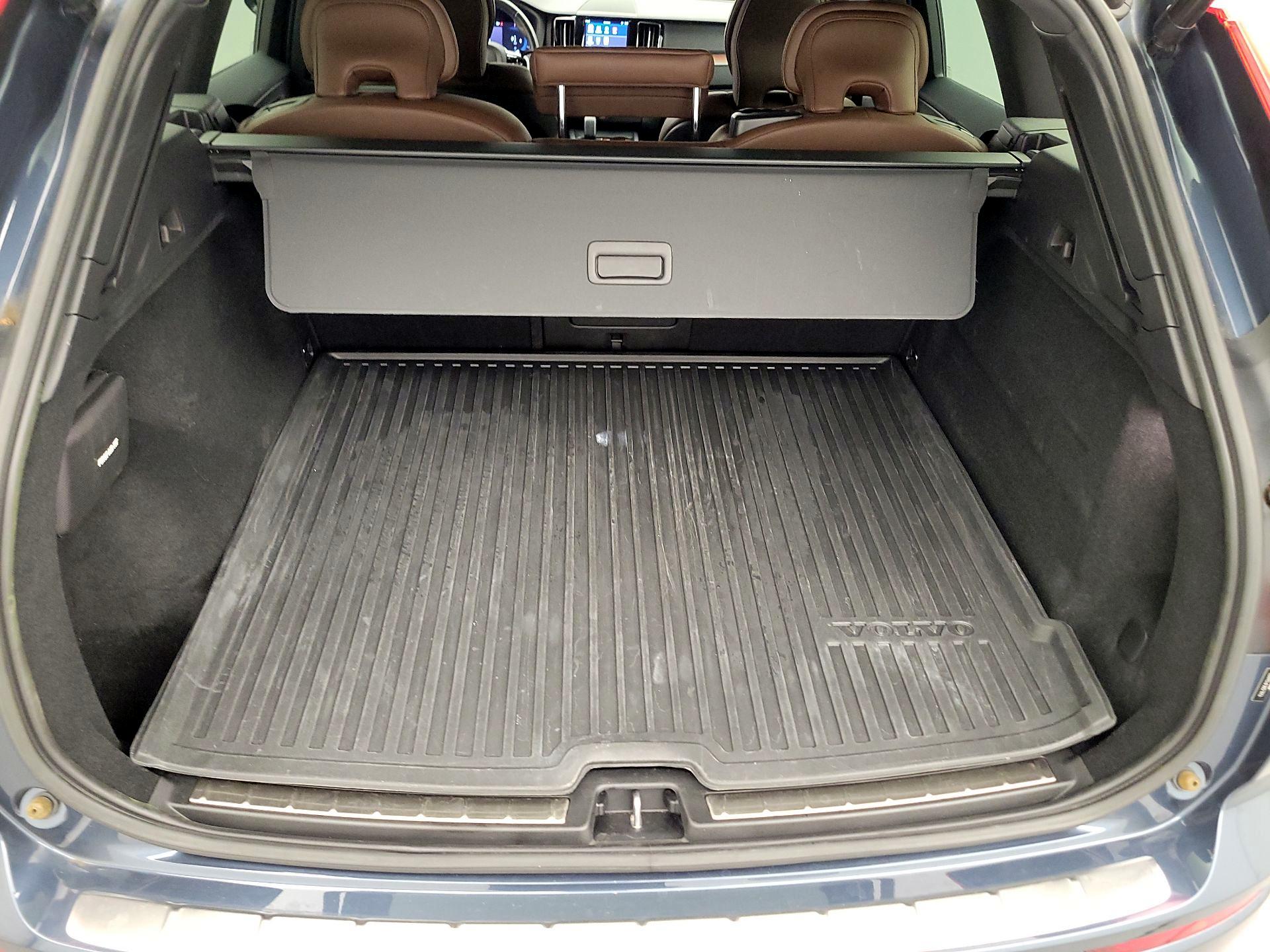 Thumbnail: 2023 Volvo XC60 - 20