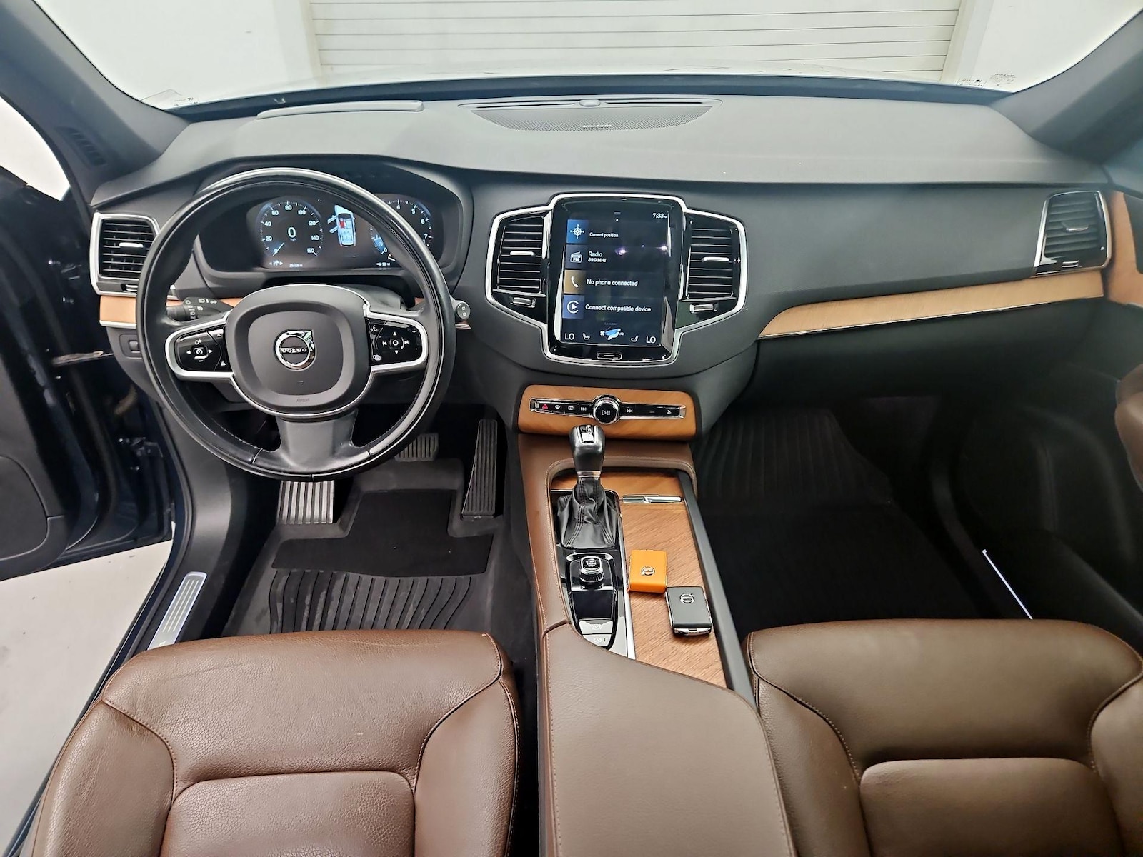 Image of 2022 Volvo XC90 T6 Momentum