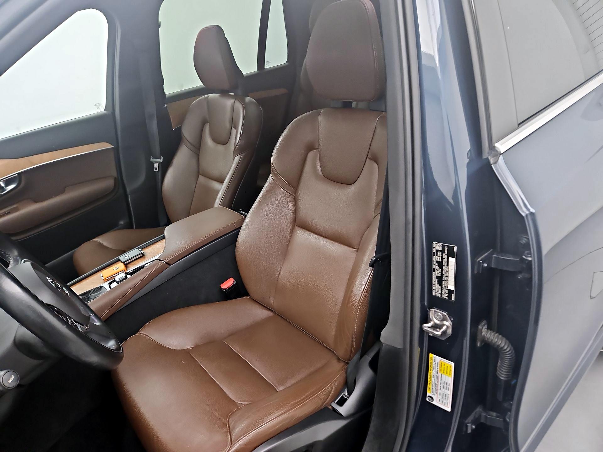 Thumbnail: 2022 Volvo XC90 - 11
