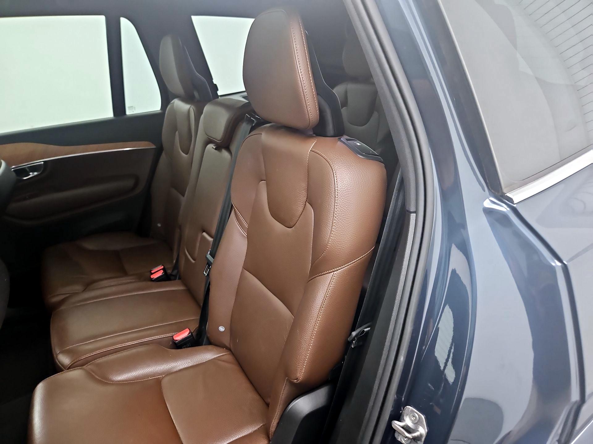 Thumbnail: 2022 Volvo XC90 - 20