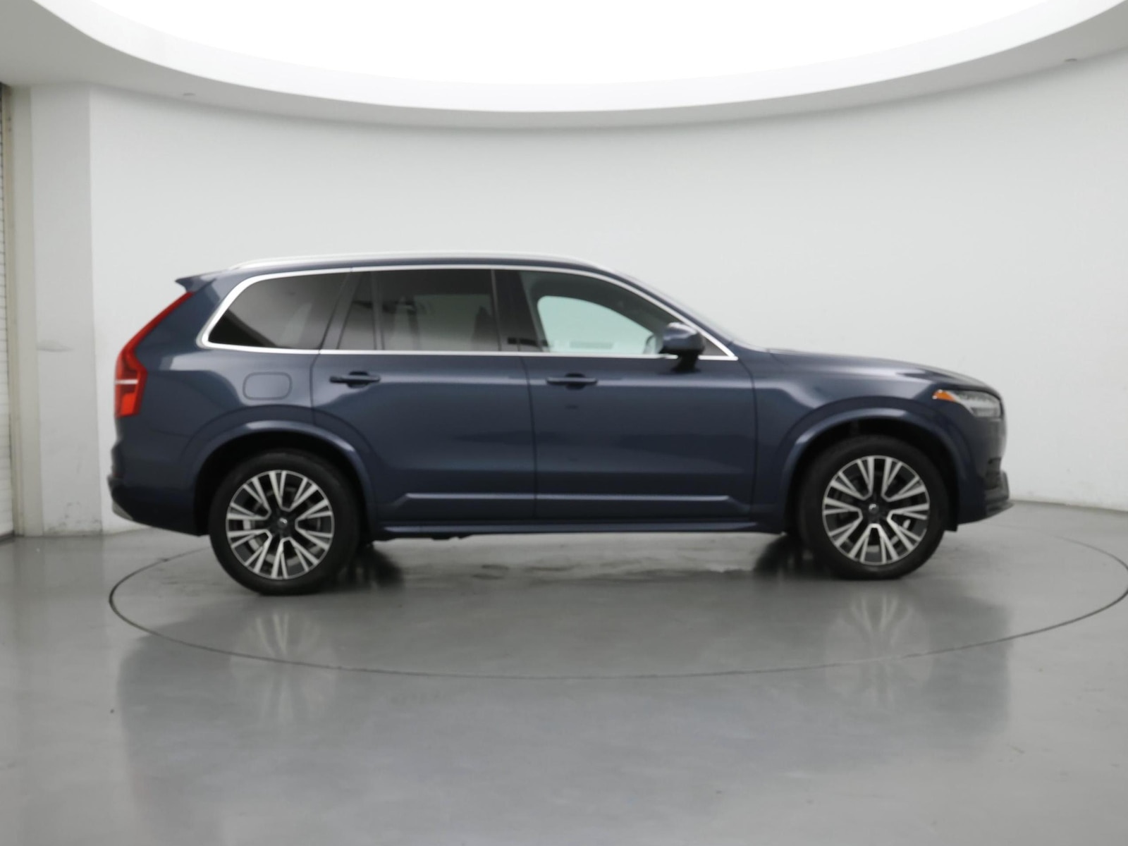 Image of 2022 Volvo XC90 T6 Momentum