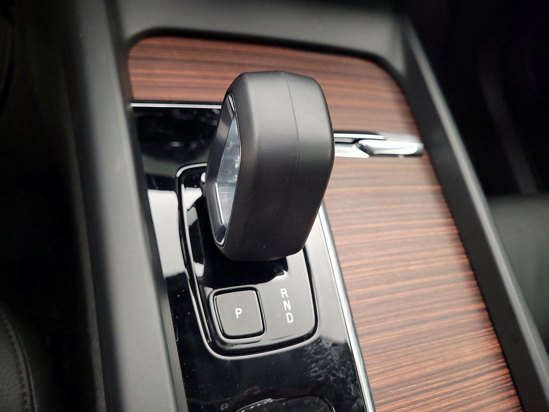 Thumbnail: 2023 Volvo XC60 - 15
