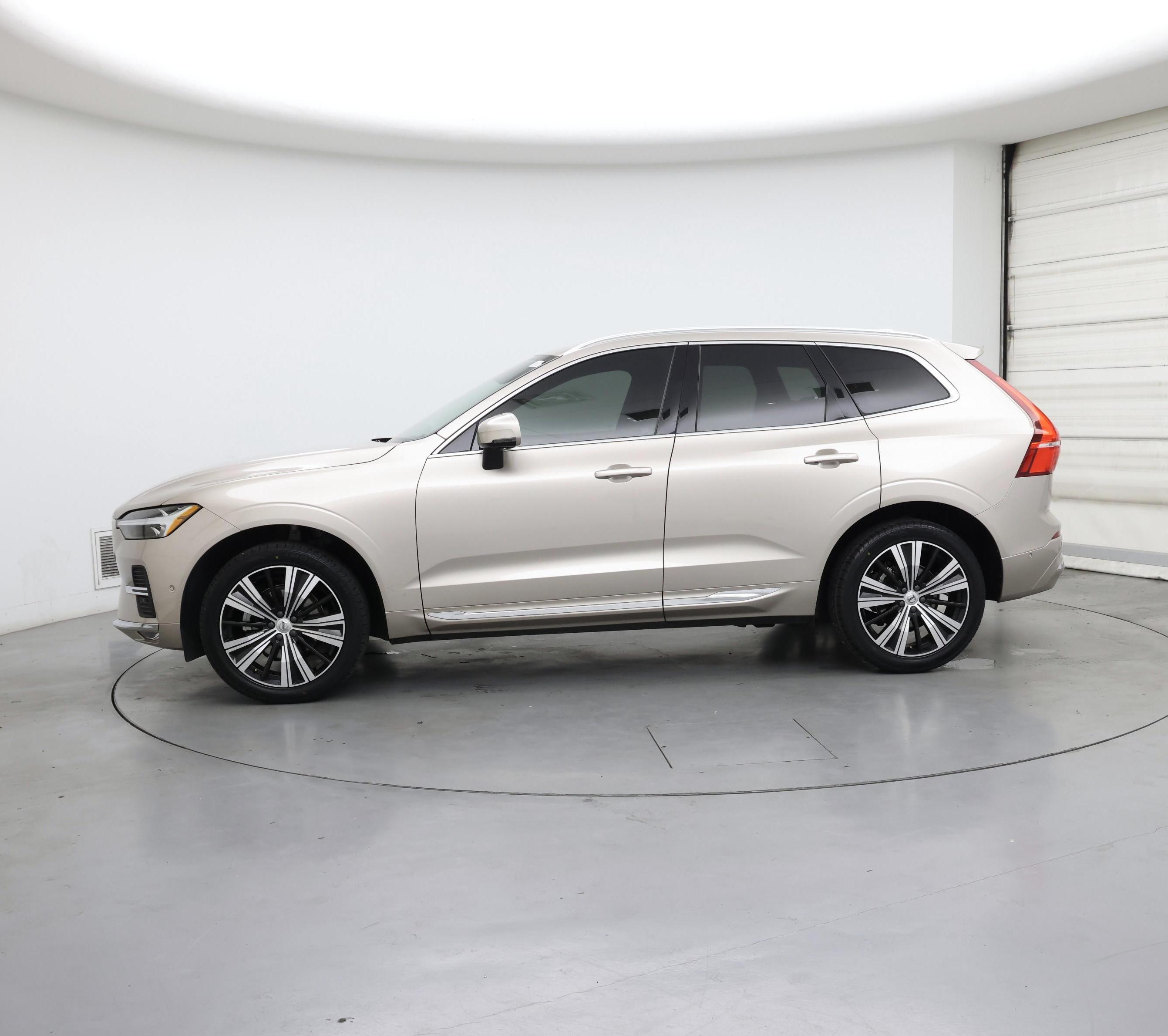 Thumbnail: 2023 Volvo XC60 - 3