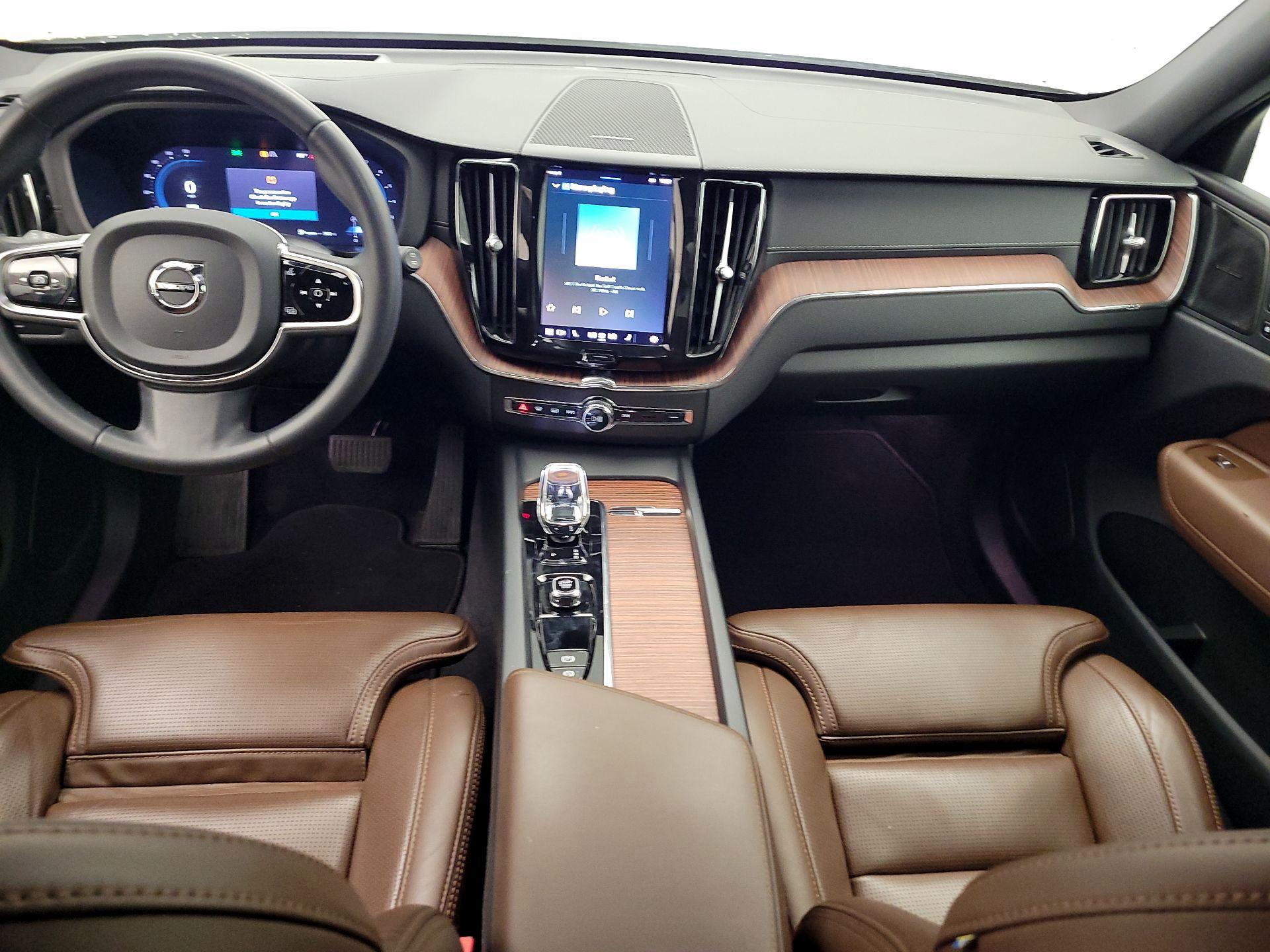 Thumbnail: 2023 Volvo XC60 - 9