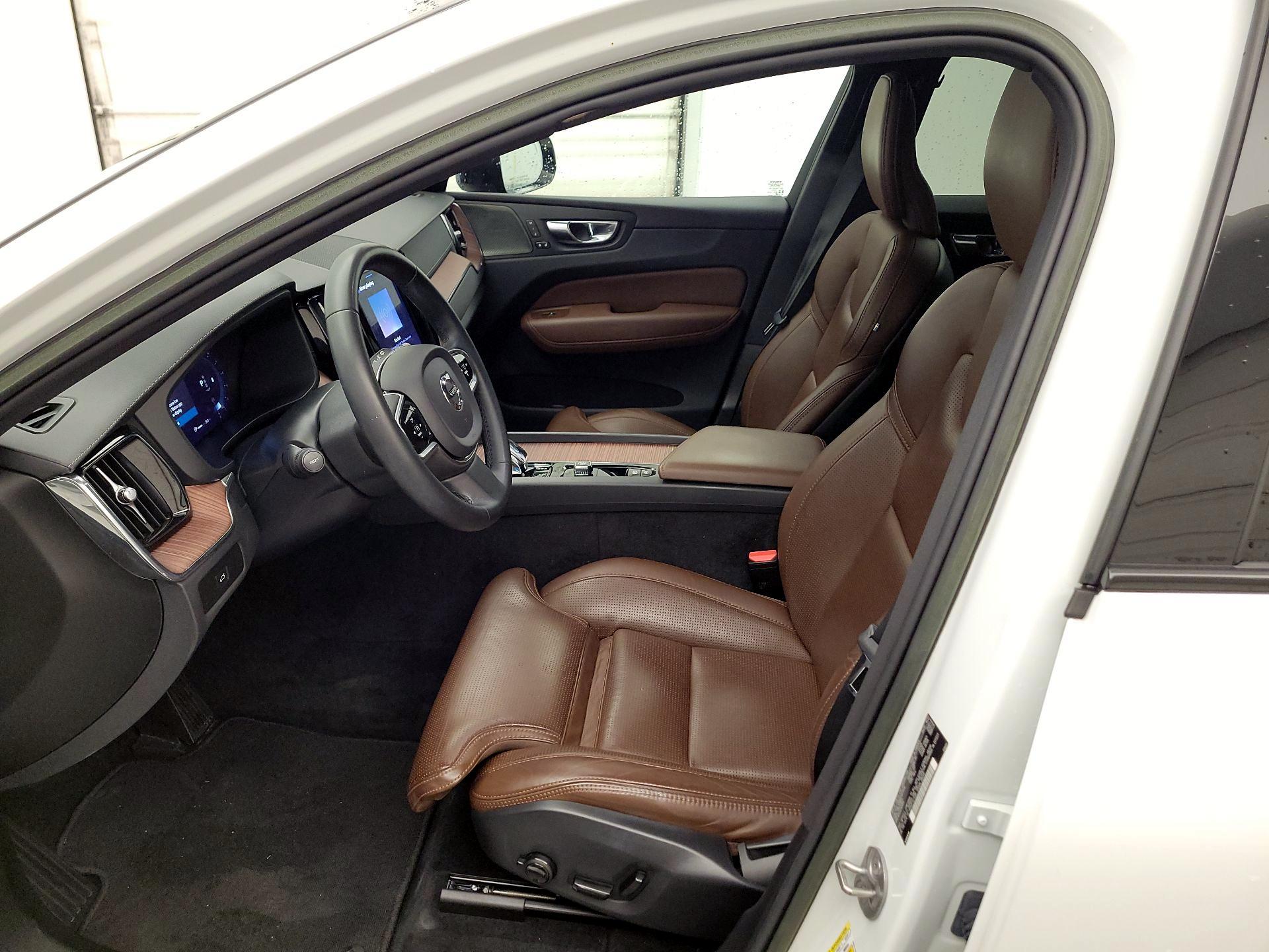 Thumbnail: 2023 Volvo XC60 - 11