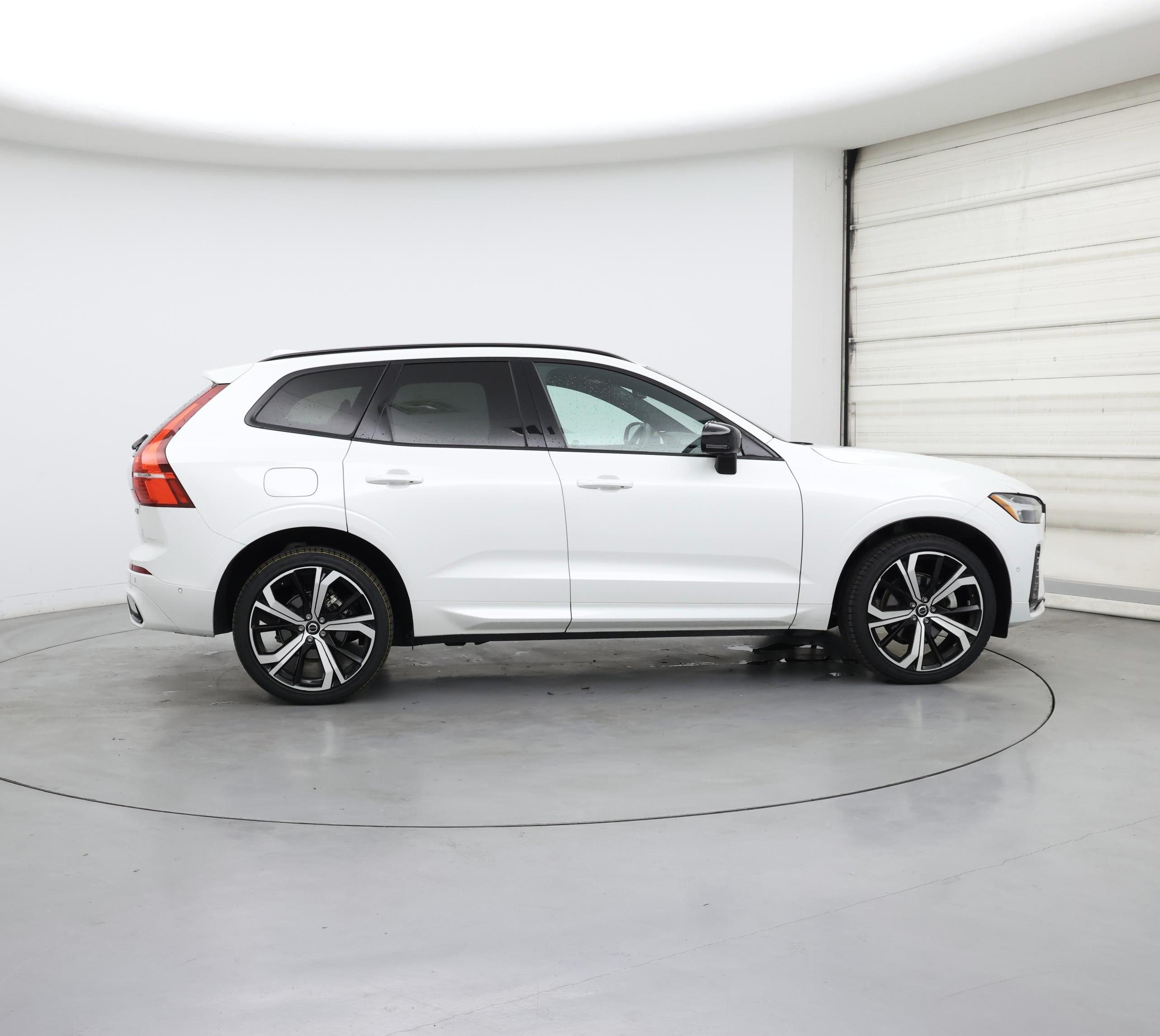 Thumbnail: 2023 Volvo XC60 - 7
