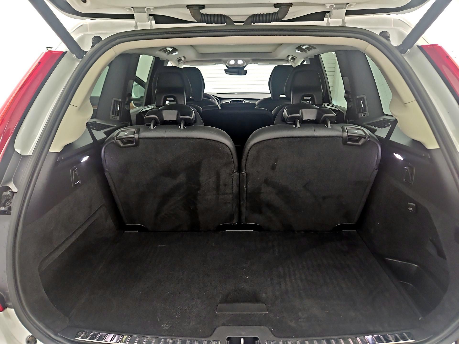 Thumbnail: 2023 Volvo XC90 - 17