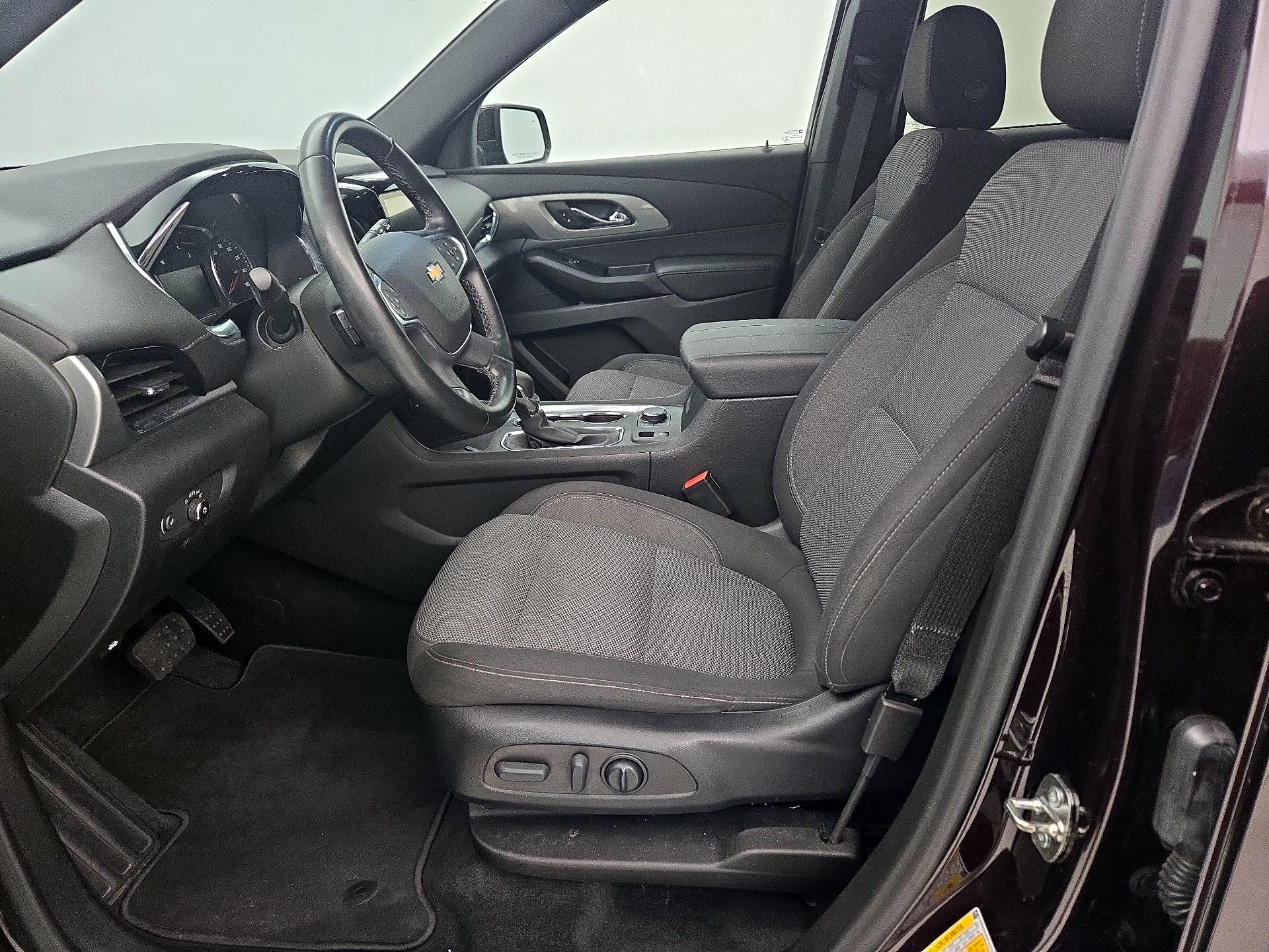 Thumbnail: 2023 Chevrolet Traverse - 11