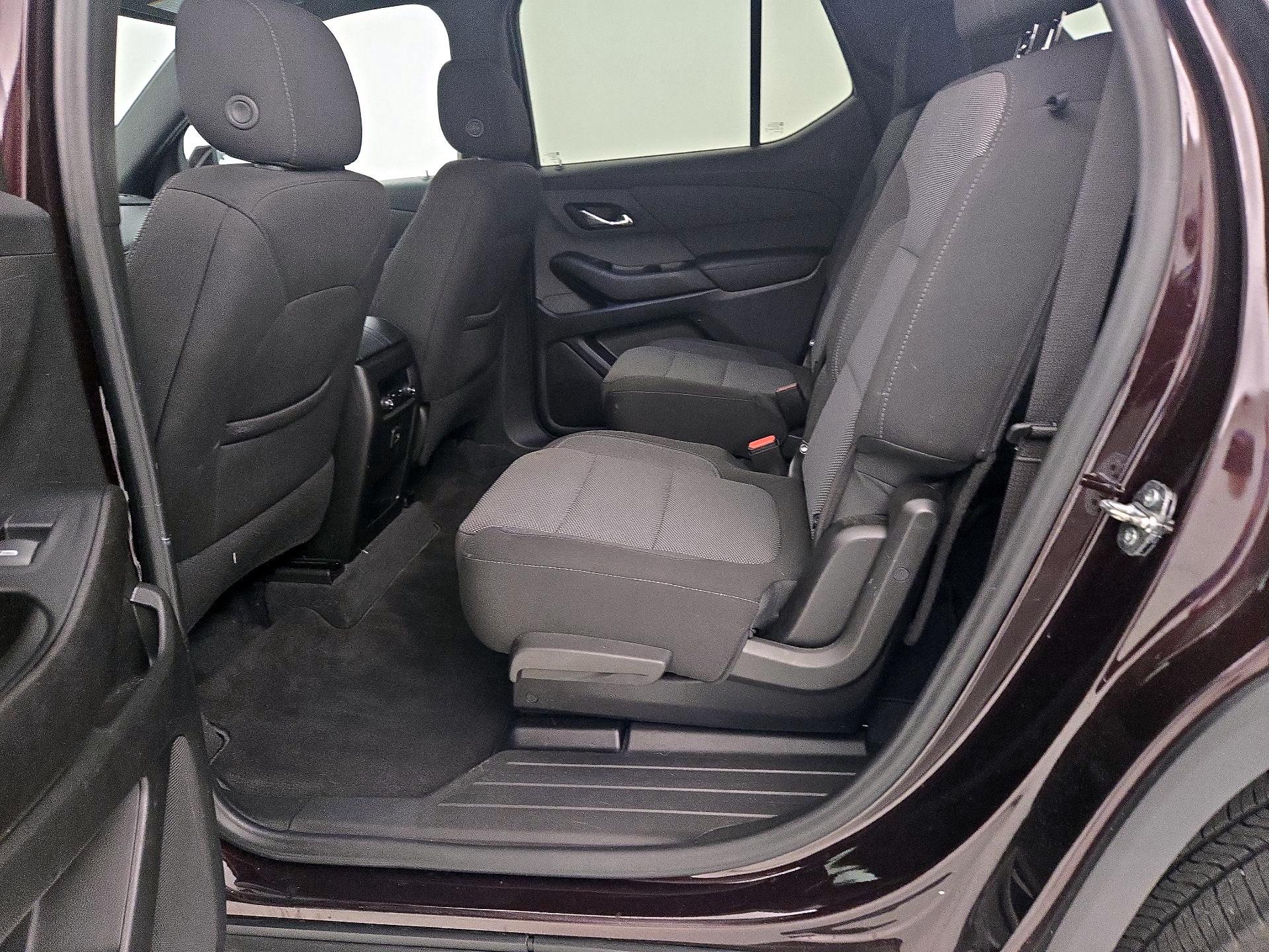 Thumbnail: 2023 Chevrolet Traverse - 19
