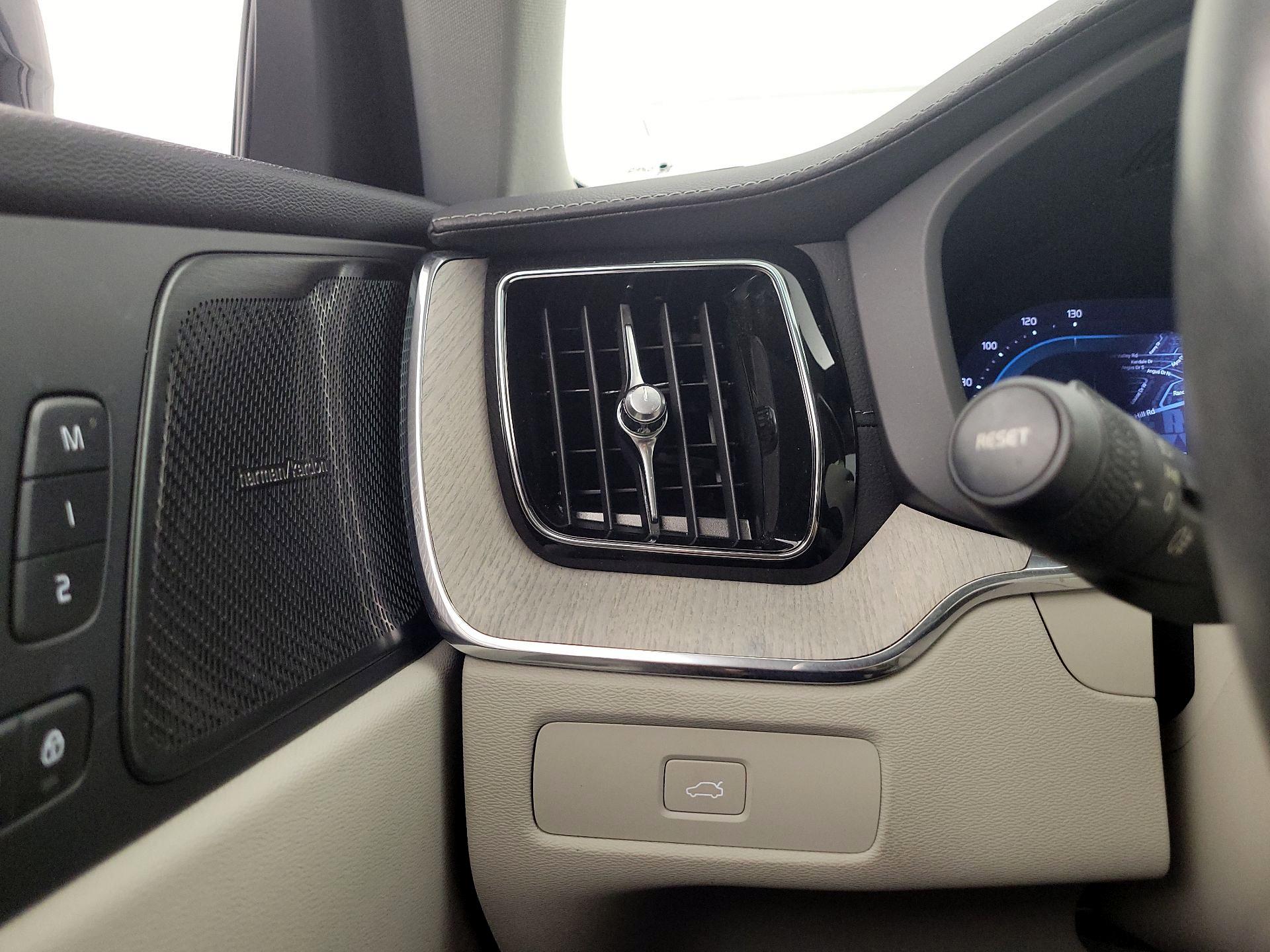 Thumbnail: 2023 Volvo XC60 - 13