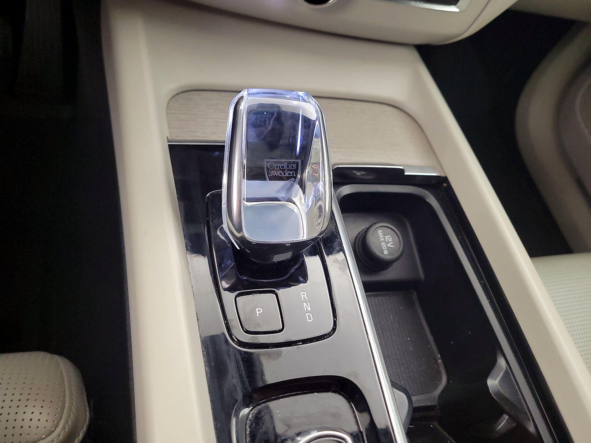 Thumbnail: 2023 Volvo XC60 - 17
