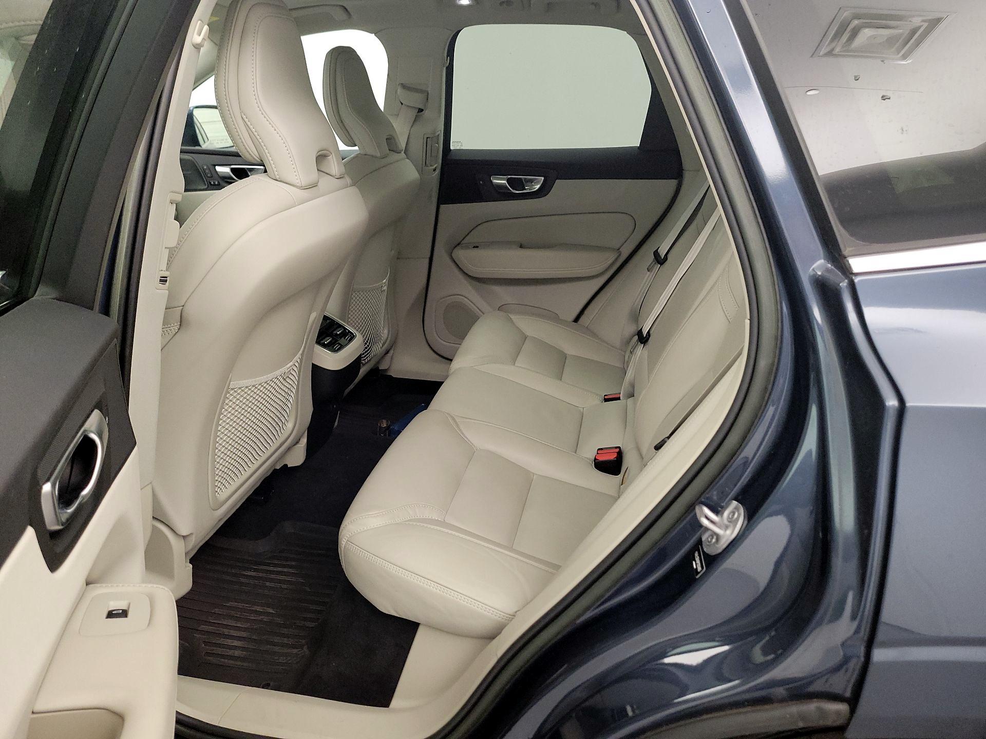Thumbnail: 2023 Volvo XC60 - 20