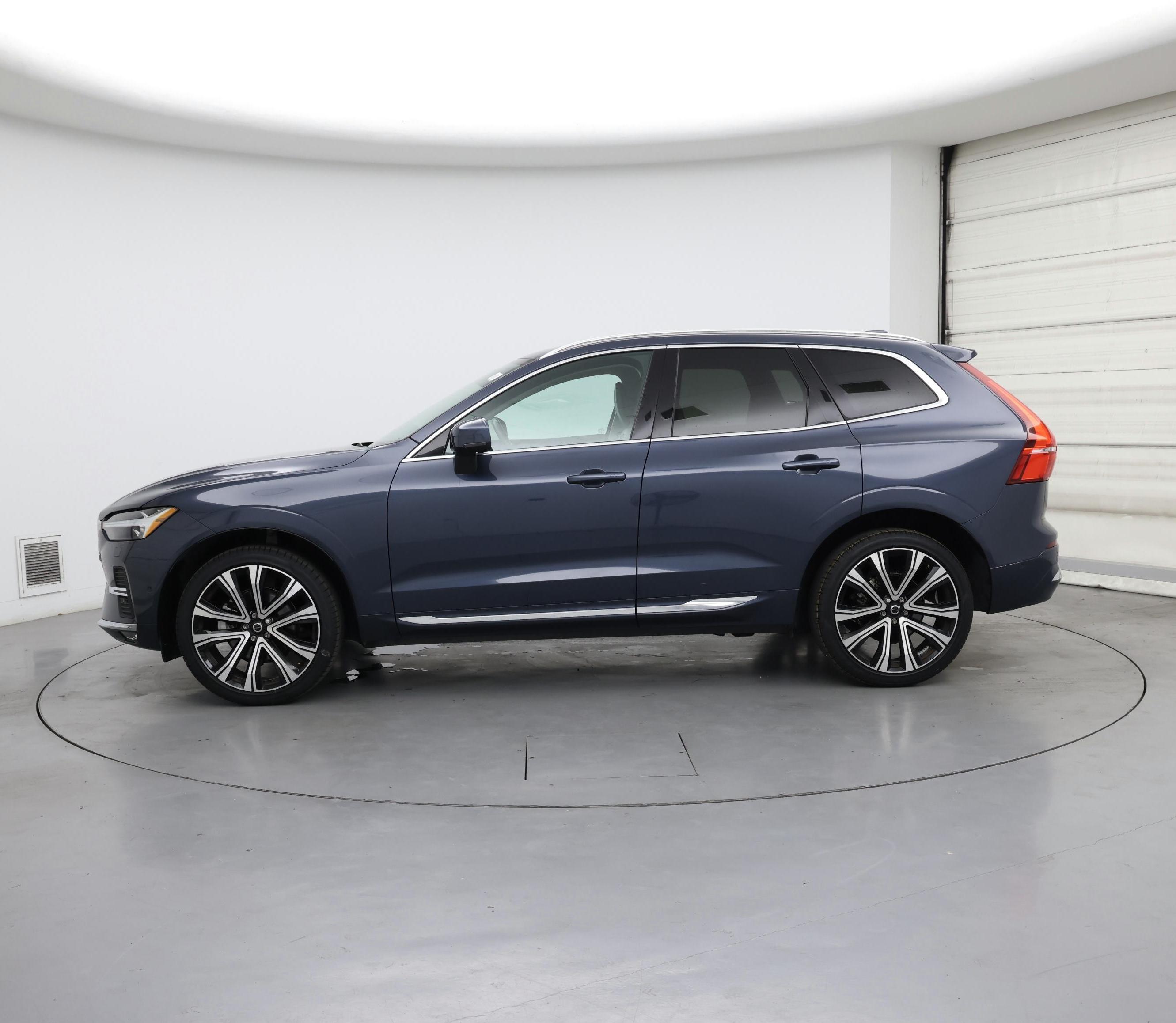 Thumbnail: 2023 Volvo XC60 - 3