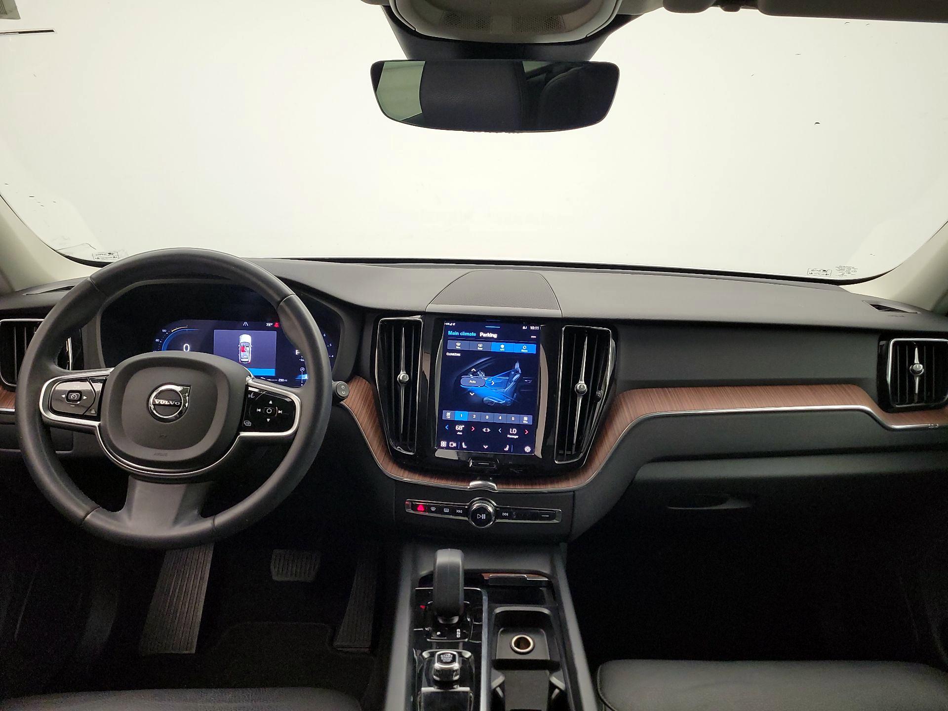 Thumbnail: 2023 Volvo XC60 - 9