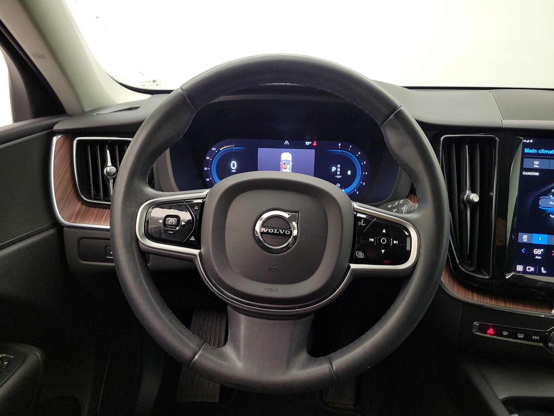 Thumbnail: 2023 Volvo XC60 - 10