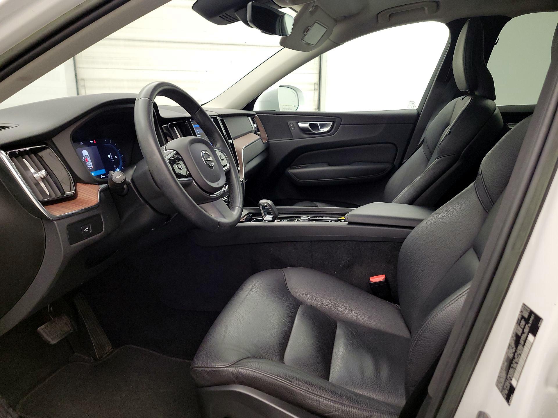 Thumbnail: 2023 Volvo XC60 - 11
