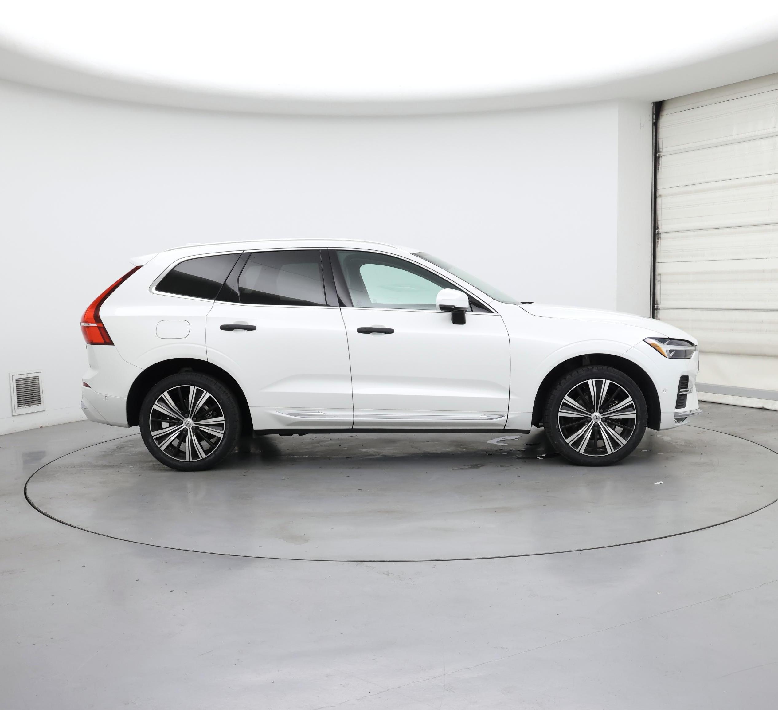 Thumbnail: 2023 Volvo XC60 - 7