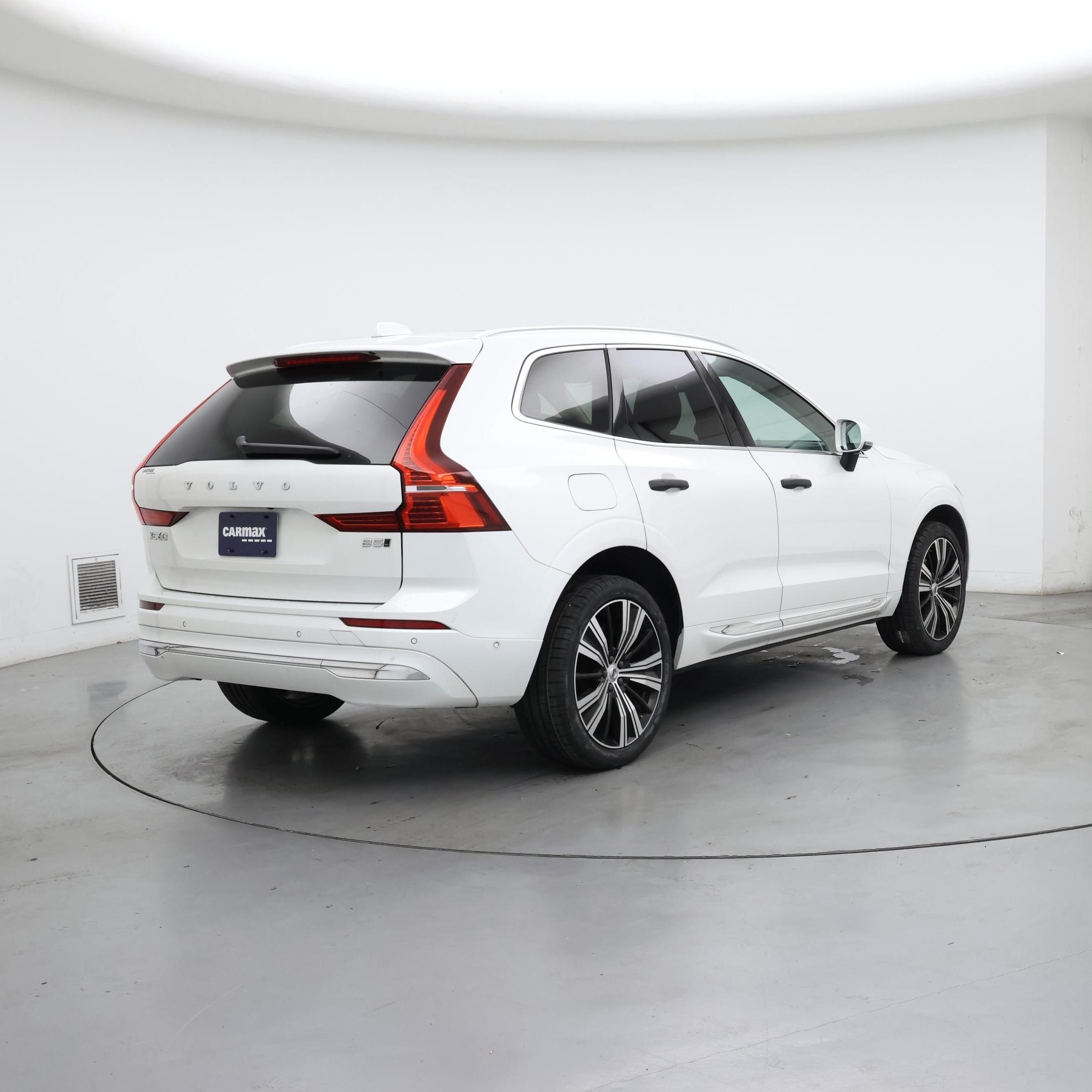 Thumbnail: 2023 Volvo XC60 - 8