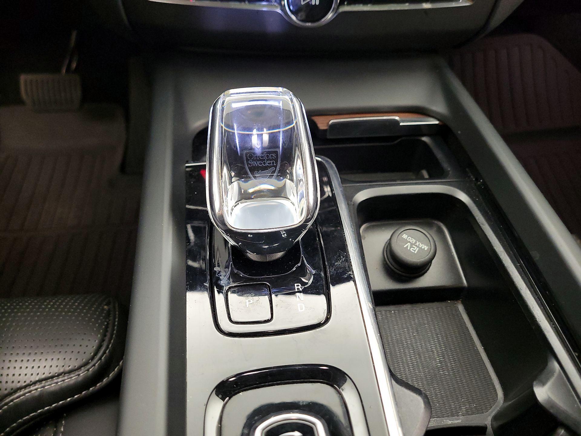 Thumbnail: 2023 Volvo XC60 - 16