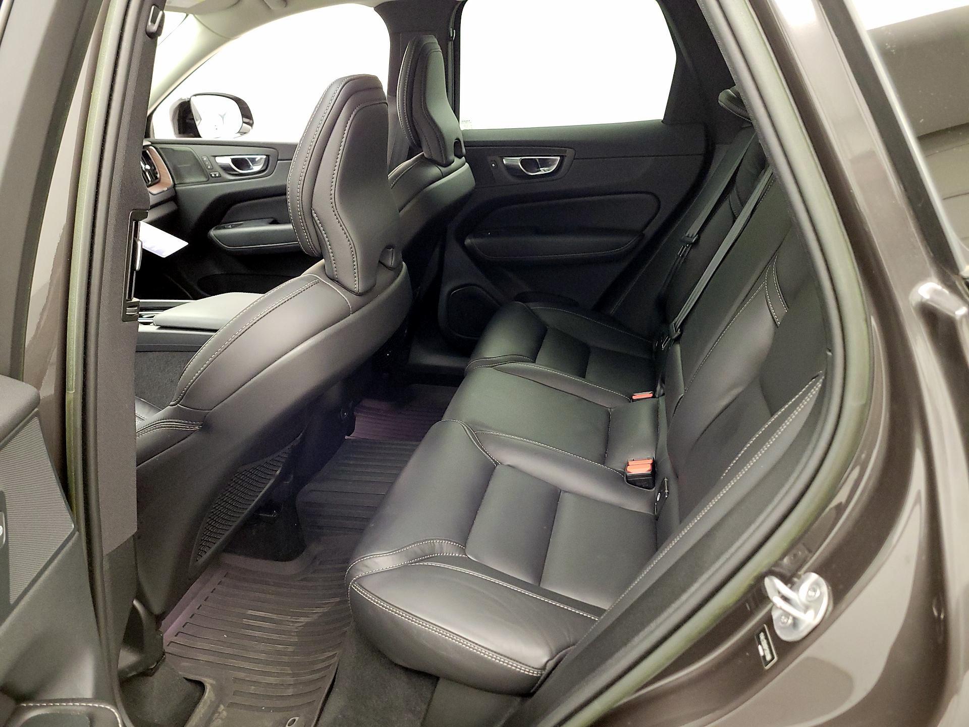 Thumbnail: 2023 Volvo XC60 - 17