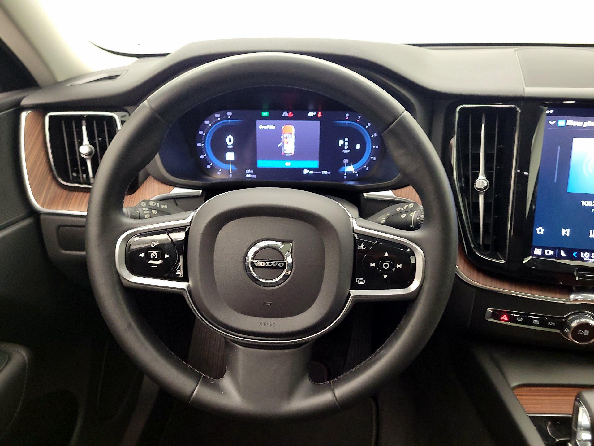 Thumbnail: 2023 Volvo XC60 - 10