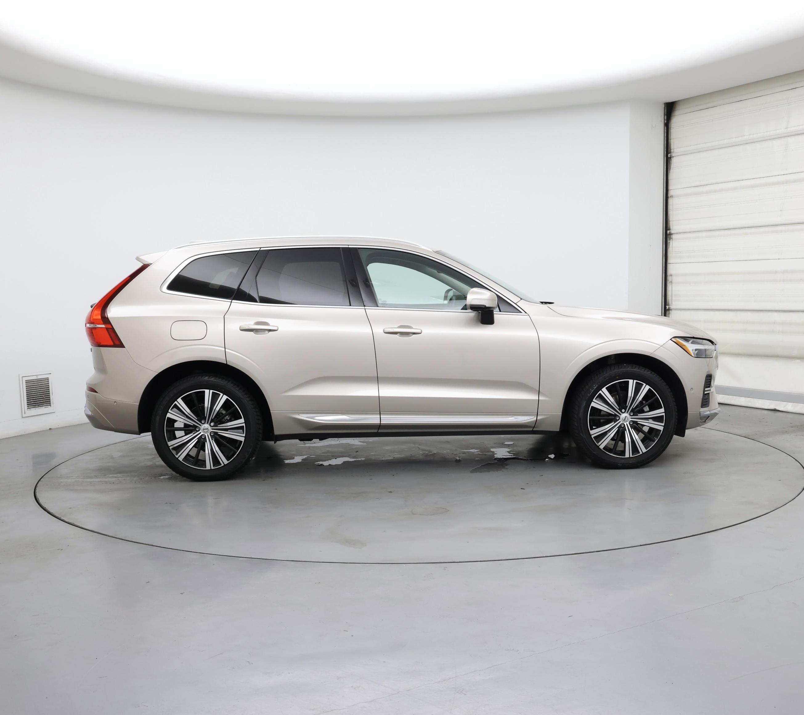 Thumbnail: 2023 Volvo XC60 - 7