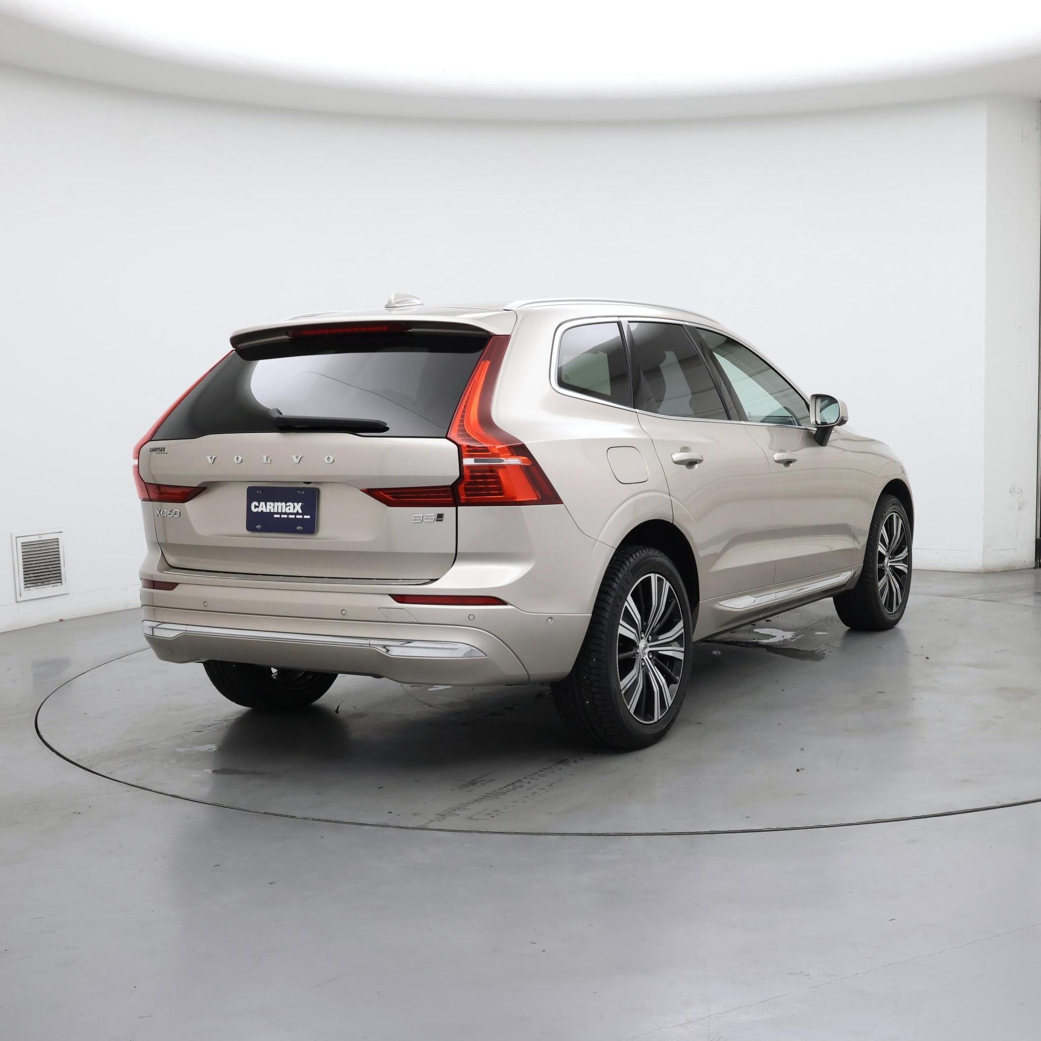 Thumbnail: 2023 Volvo XC60 - 8