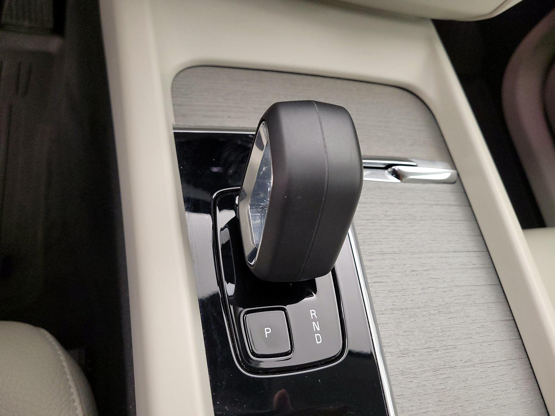 Thumbnail: 2023 Volvo XC60 - 15