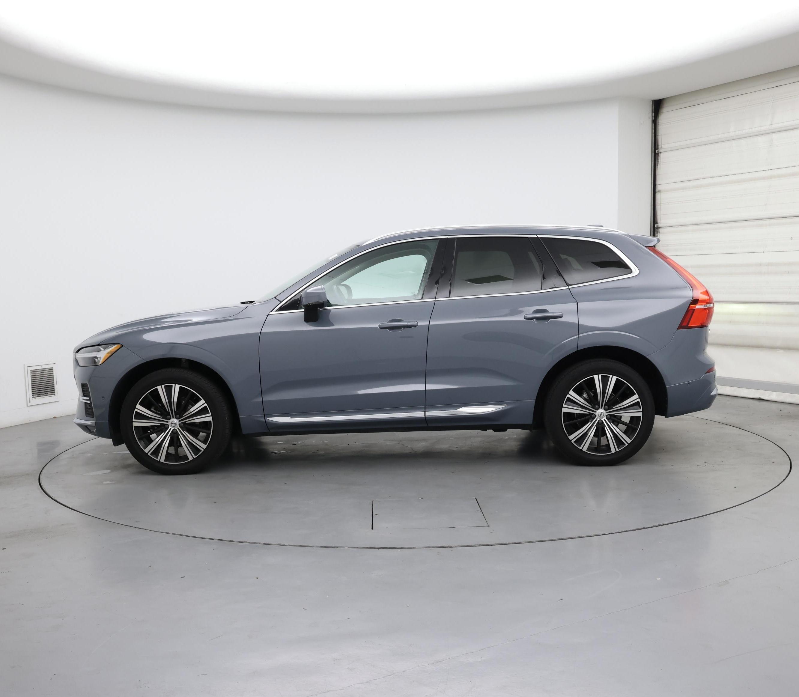 Thumbnail: 2023 Volvo XC60 - 3