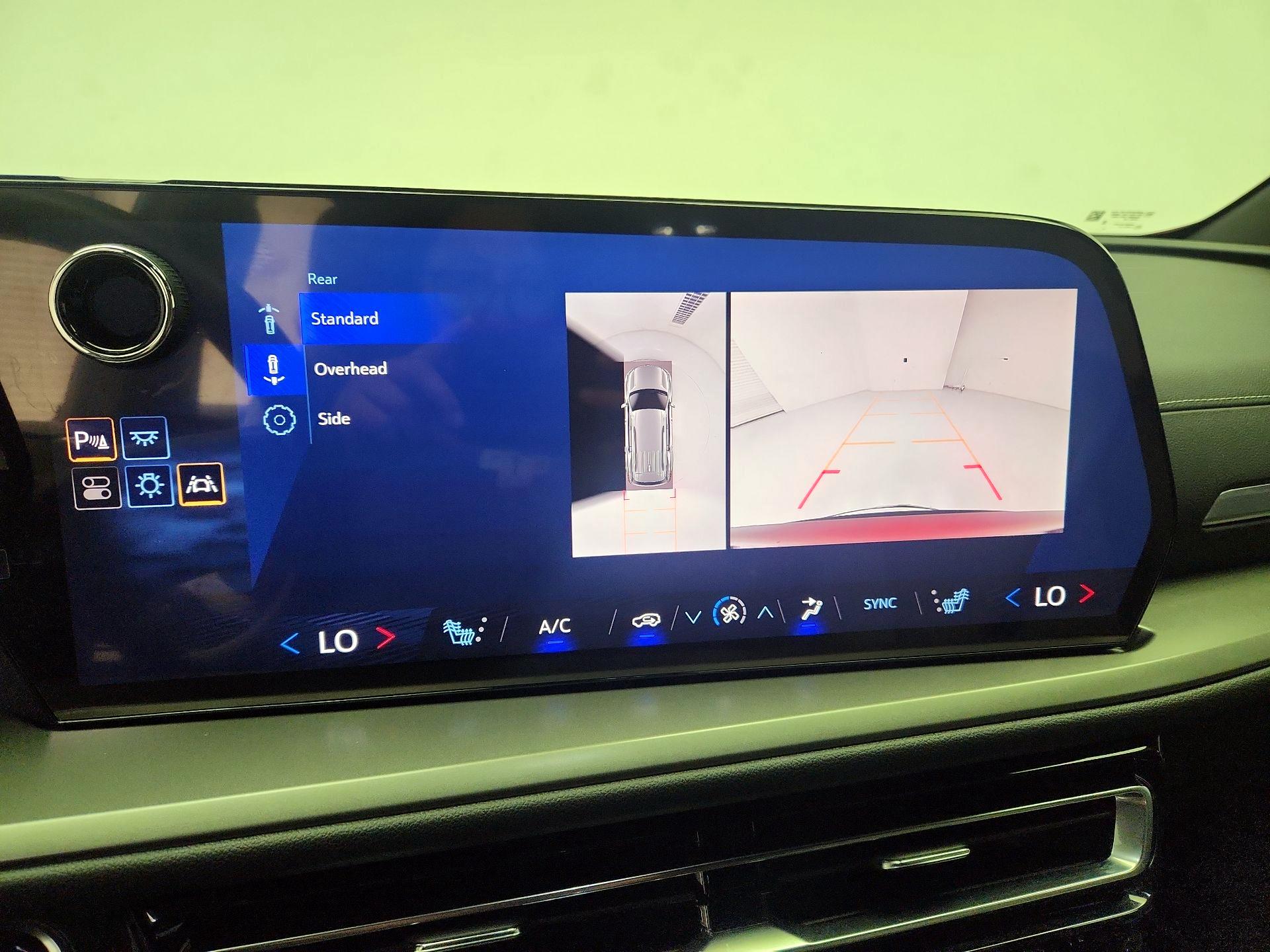 Thumbnail: 2024 Chevrolet Traverse - 15