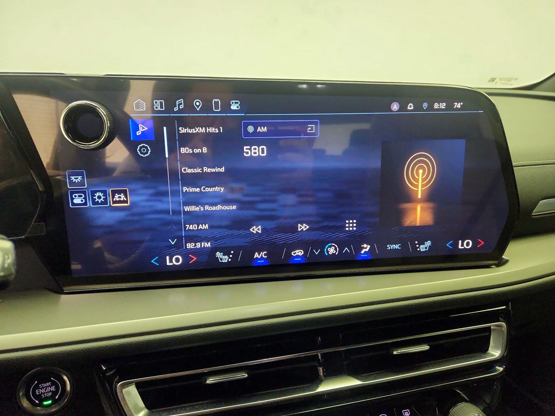 Thumbnail: 2024 Chevrolet Traverse - 16