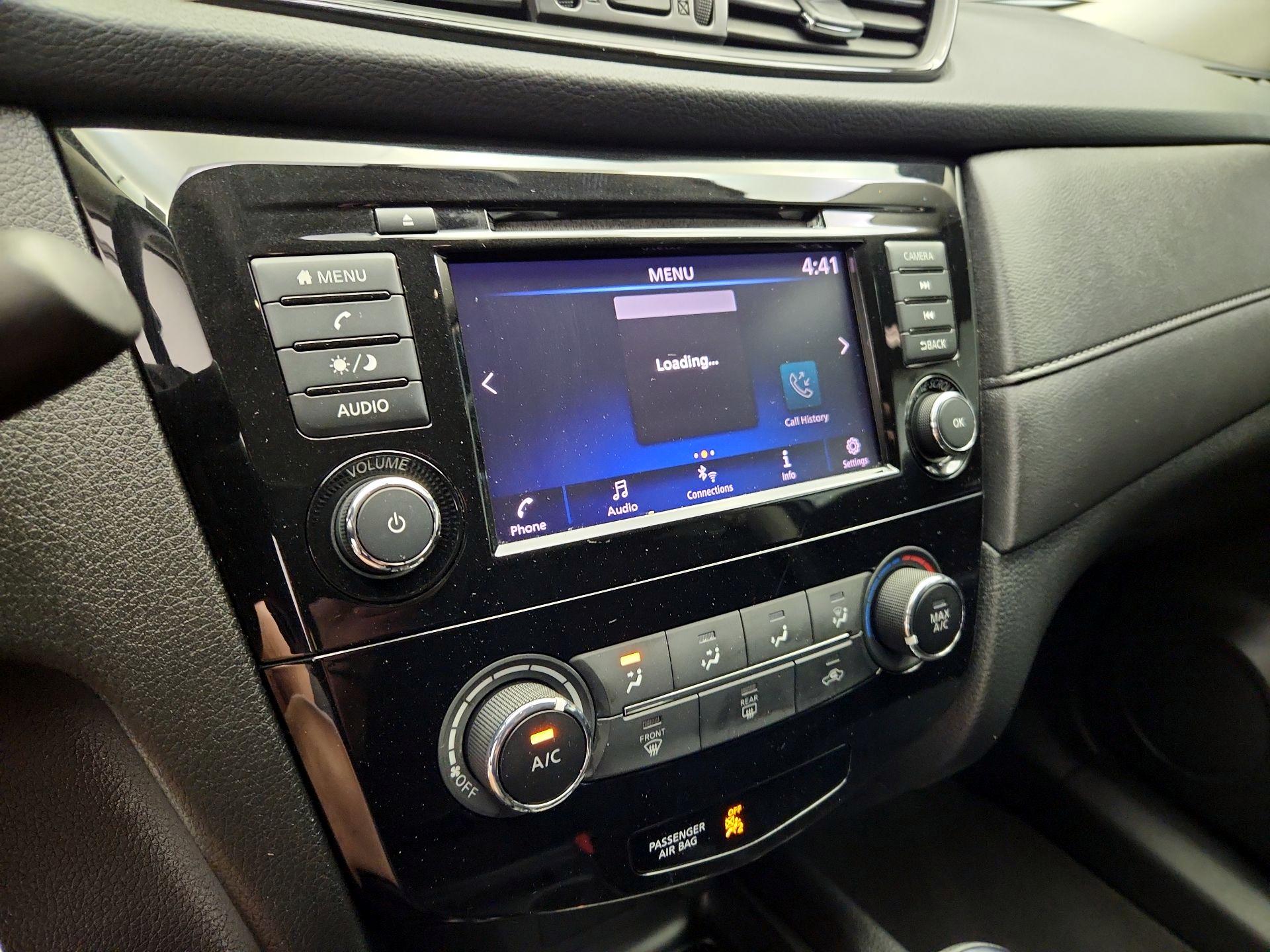 Thumbnail: 2018 Nissan Rogue - 15