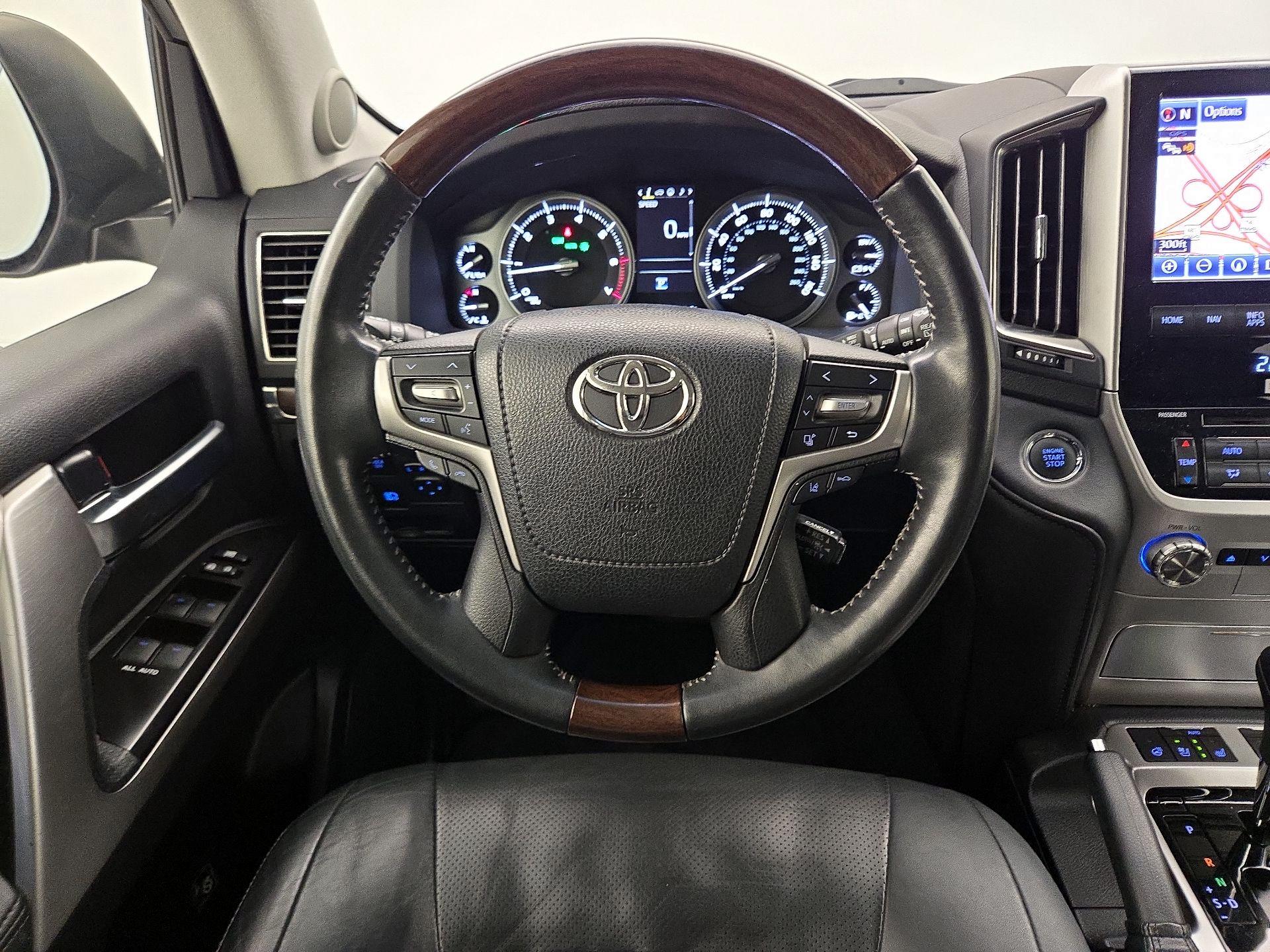 Thumbnail: 2016 Toyota Land Cruiser - 10