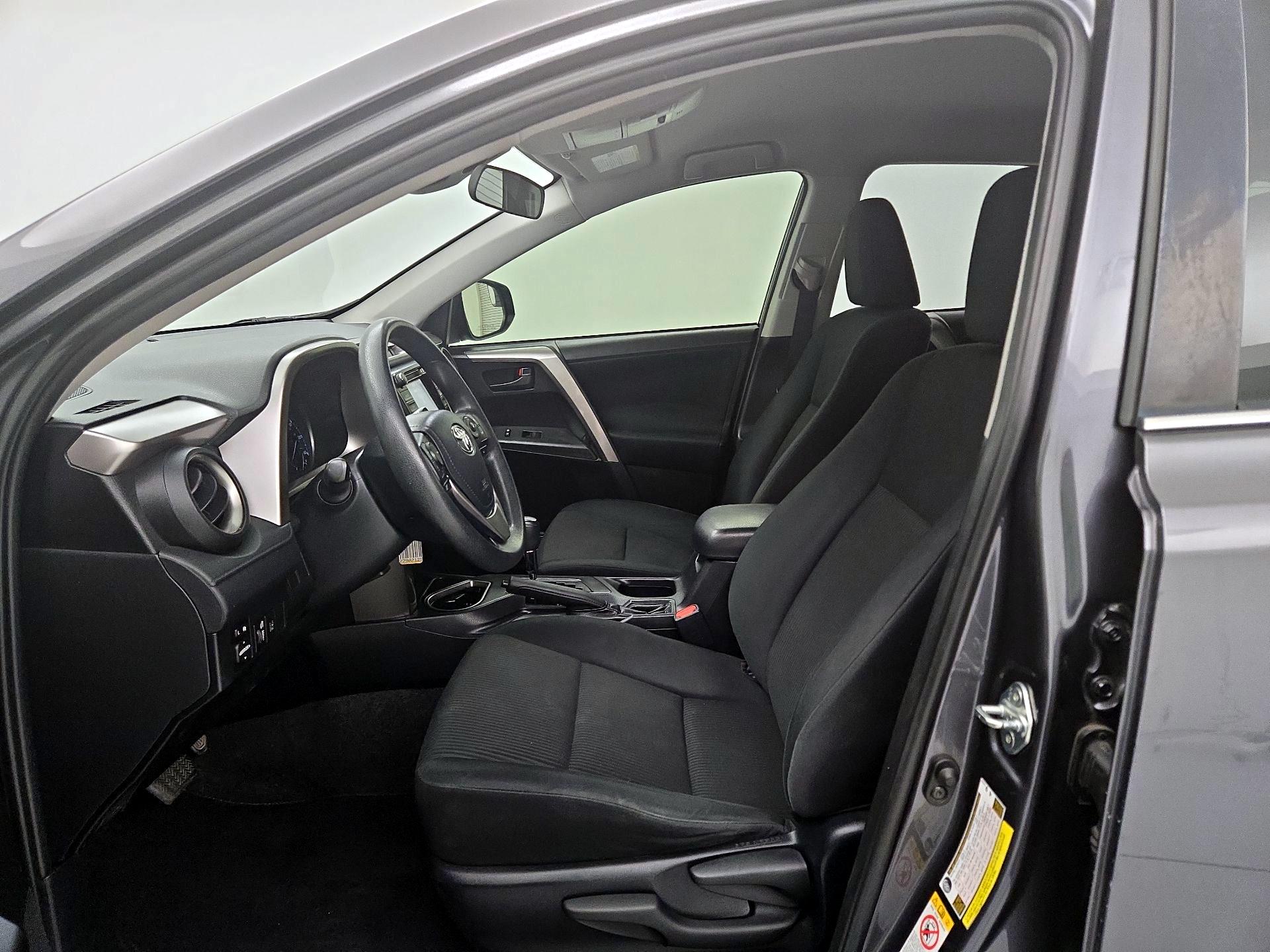 Thumbnail: 2018 Toyota RAV4 - 11