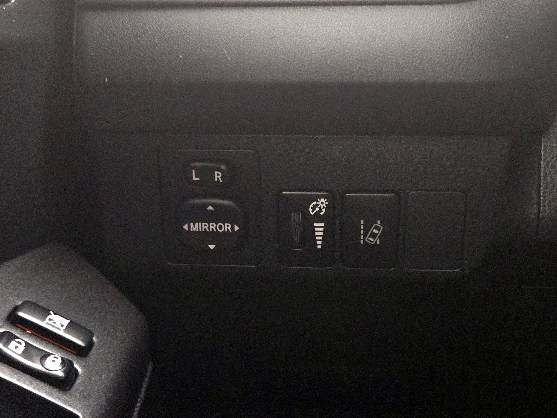 Thumbnail: 2018 Toyota RAV4 - 13