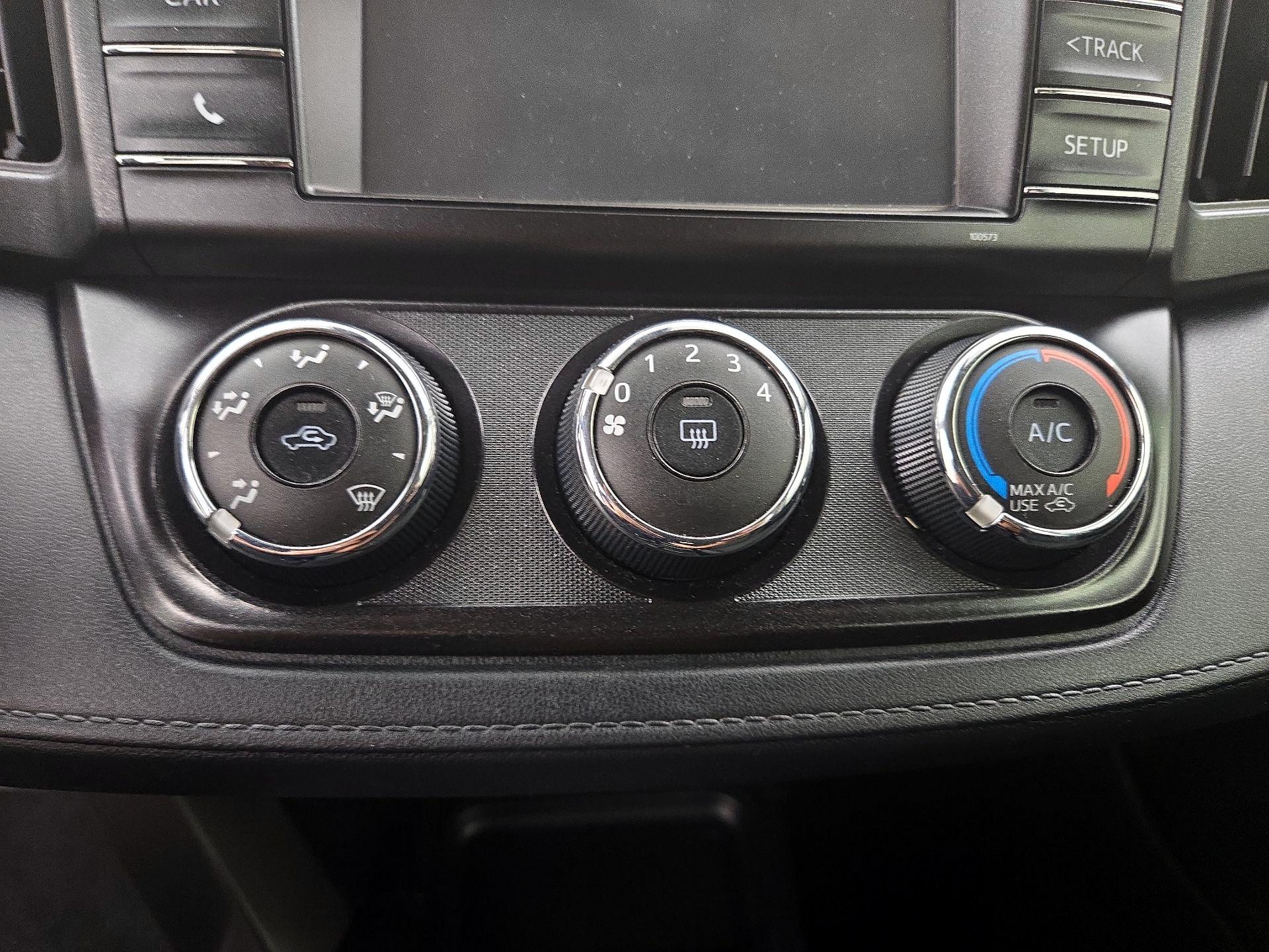 Thumbnail: 2018 Toyota RAV4 - 16