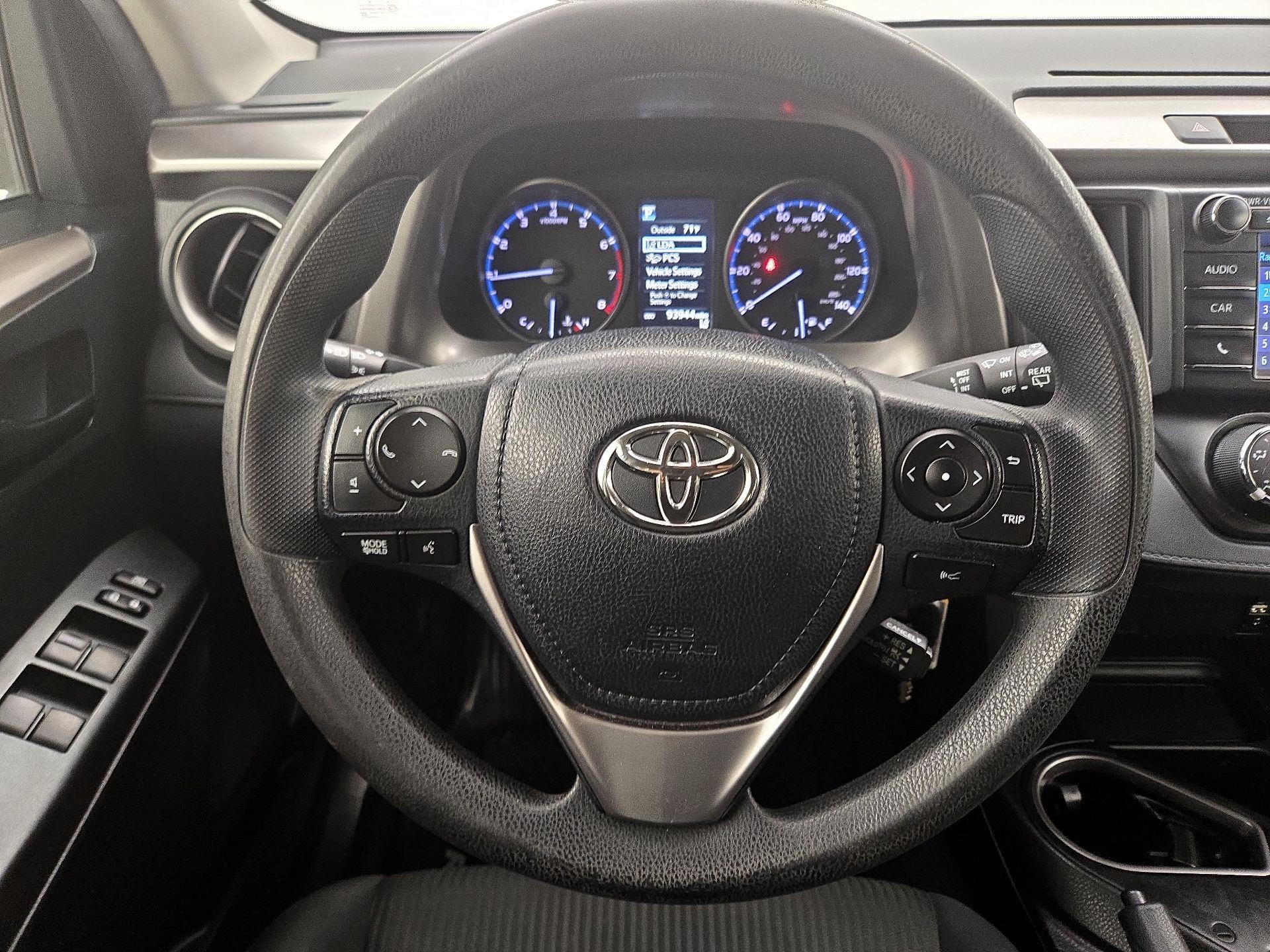 Thumbnail: 2018 Toyota RAV4 - 10