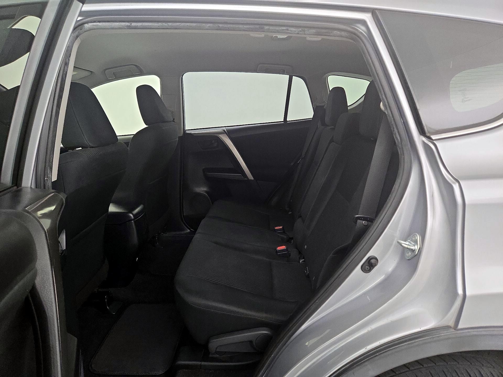Thumbnail: 2018 Toyota RAV4 - 19