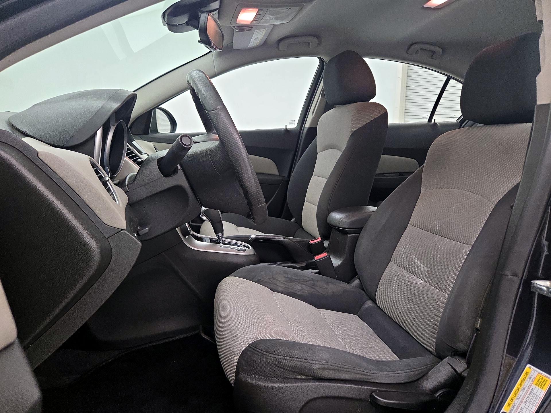 Thumbnail: 2015 Chevrolet Cruze - 11