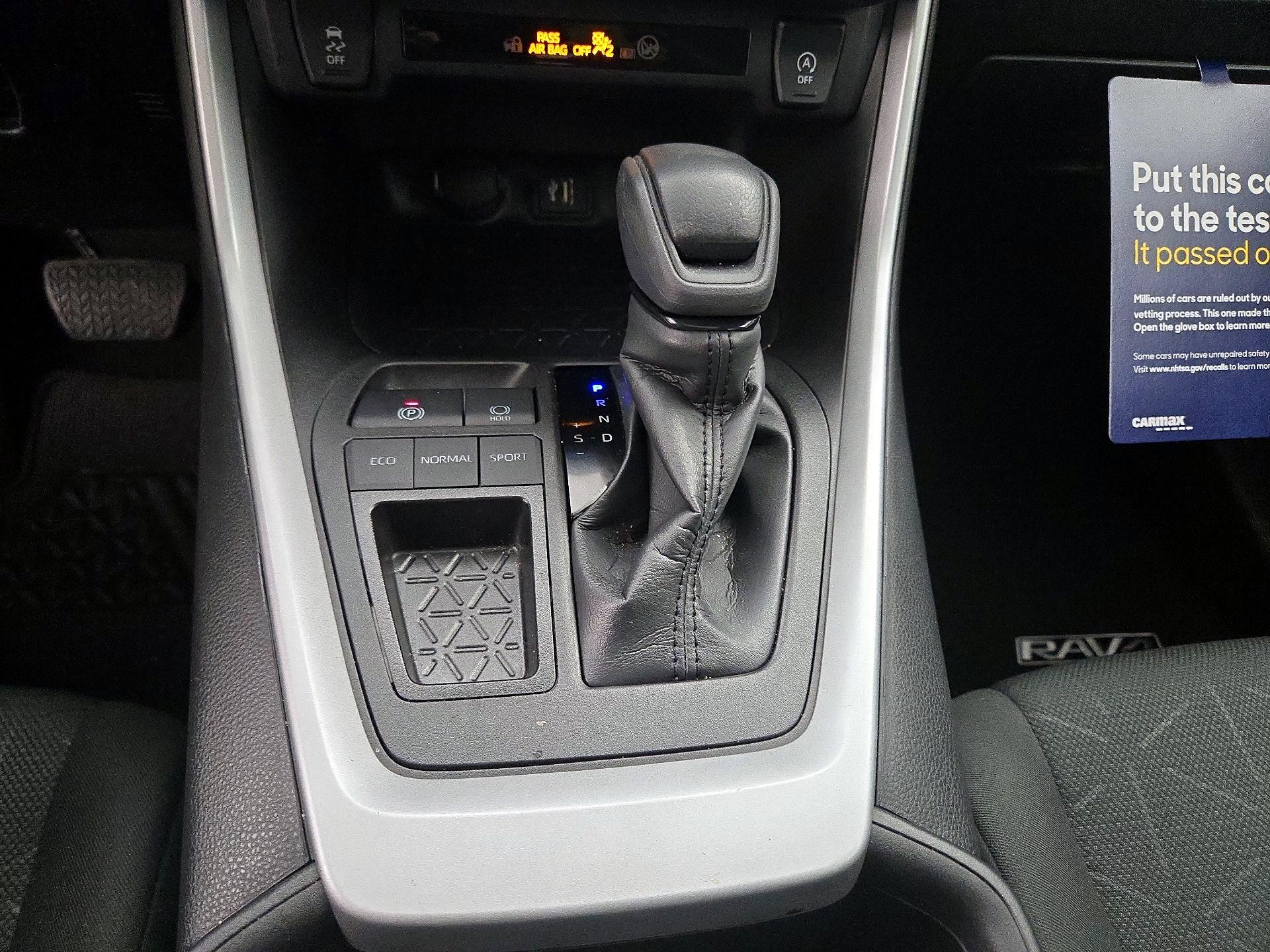 Thumbnail: 2023 Toyota RAV4 - 17
