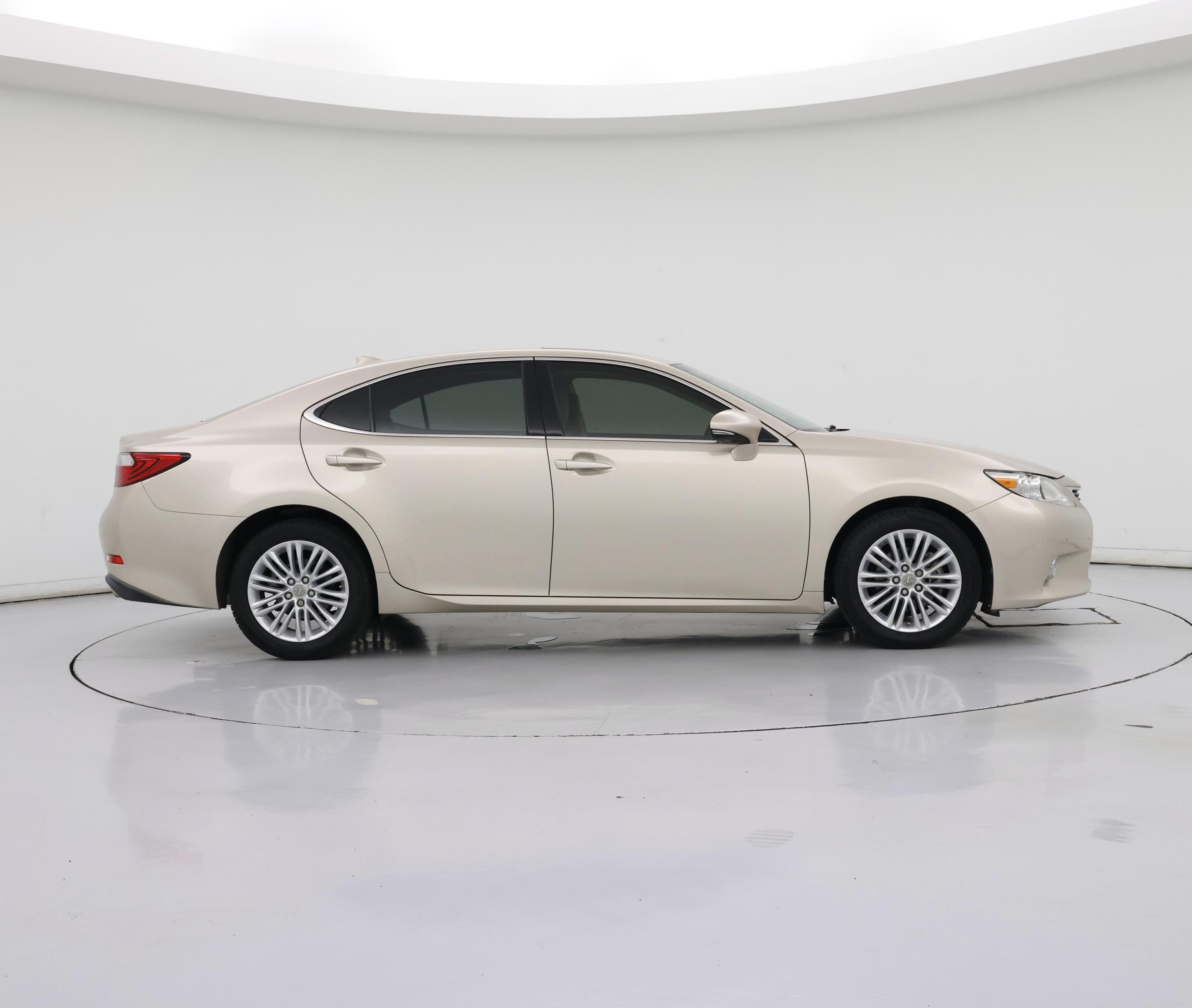 Thumbnail: 2015 Lexus ES - 7