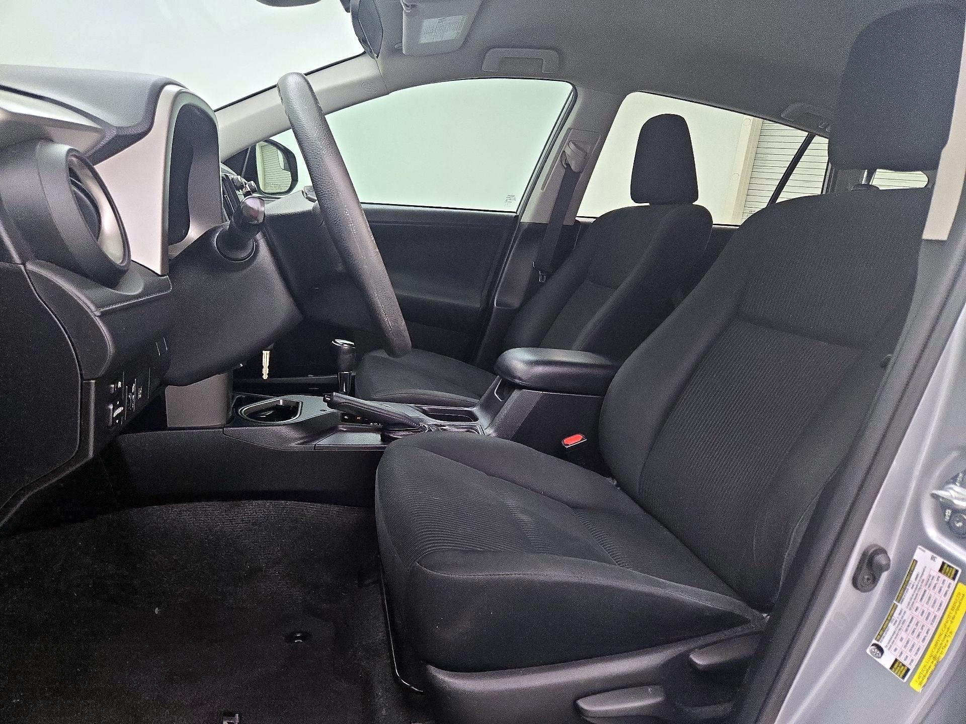 Thumbnail: 2017 Toyota RAV4 - 11