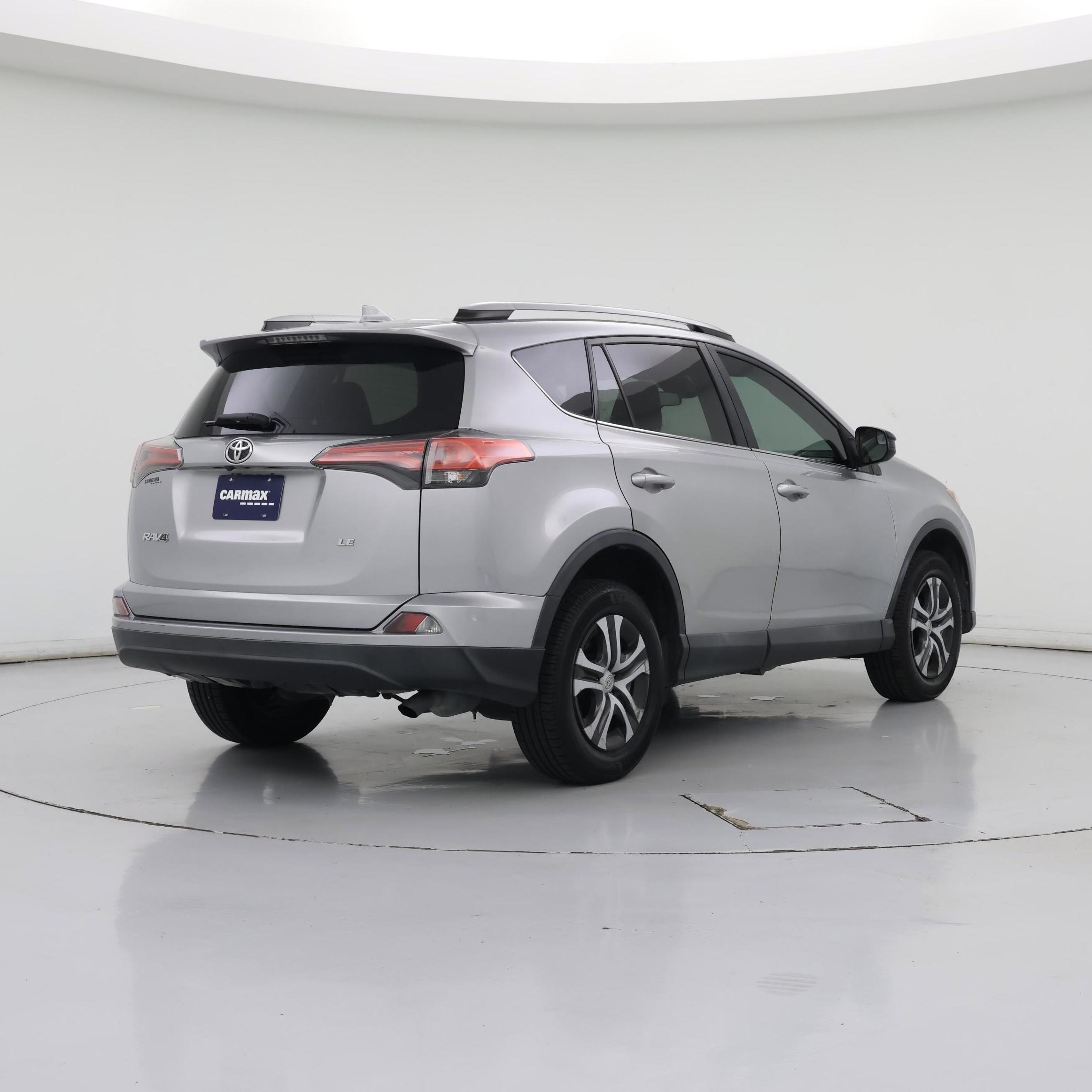 Thumbnail: 2017 Toyota RAV4 - 8