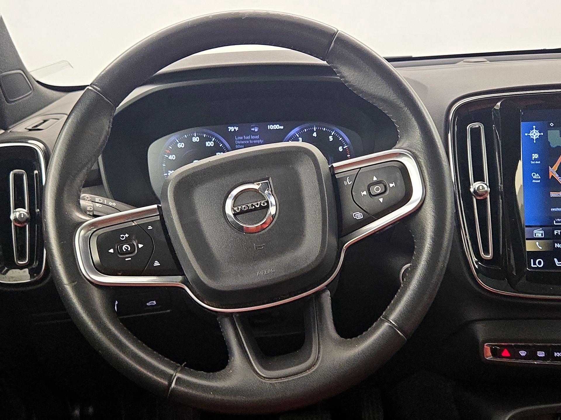 Thumbnail: 2020 Volvo XC40 - 10